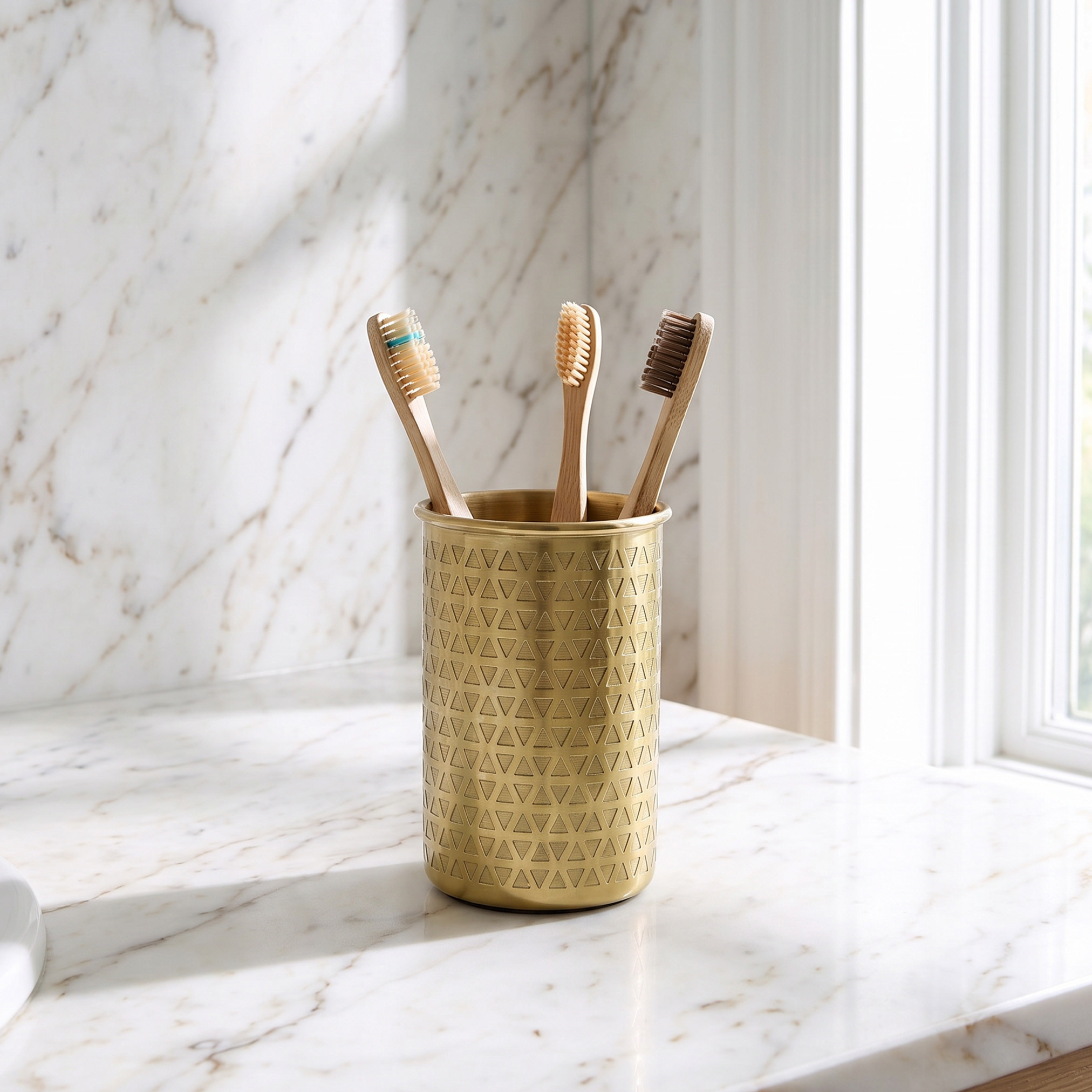 كوب معدن بنقوش هندسية-household-bathandlaundry-bathaccessories-toothbrushholdersandtumblers-image-1