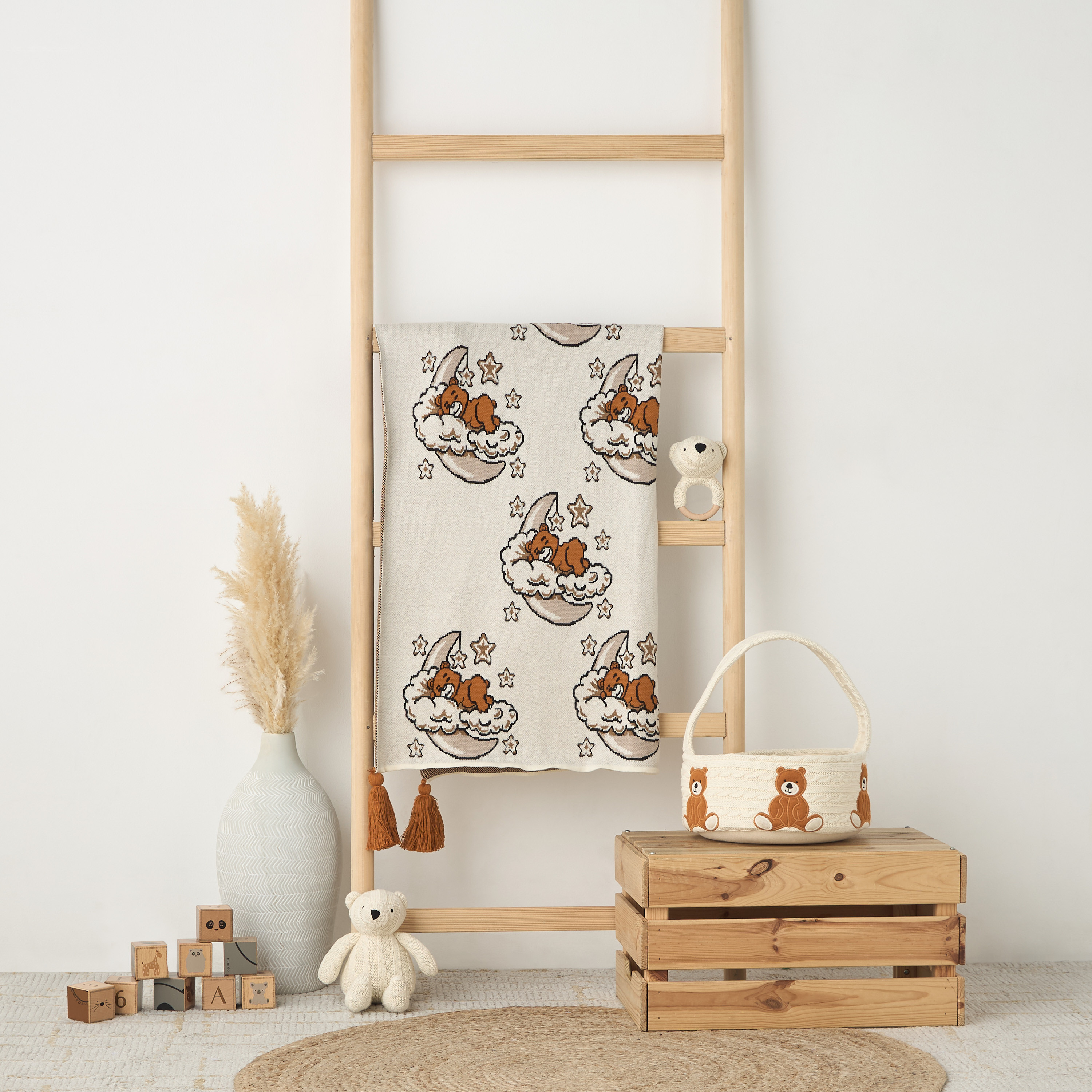 طقم هدايا بطانية لحديثي الولادة بتصميم دب من 4 قطع - 80x100 سم-baby-nursery-blanketsandswaddles-receivingblankets-image-8