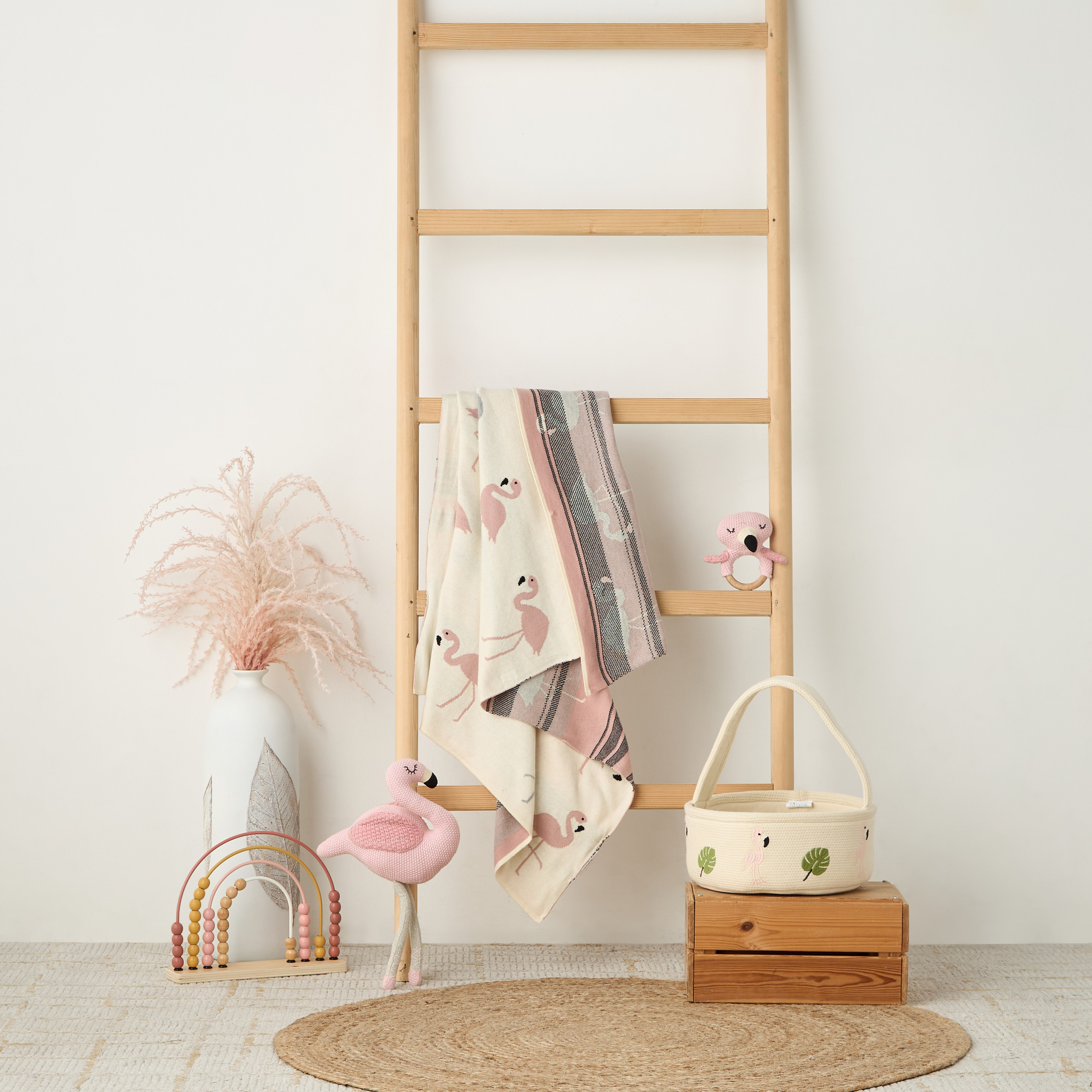 طقم هدايا بطانية لحديثي الولادة بتصميم فلامنجو 4 قطع - 80×100 سم-baby-nursery-blanketsandswaddles-receivingblankets-image-7