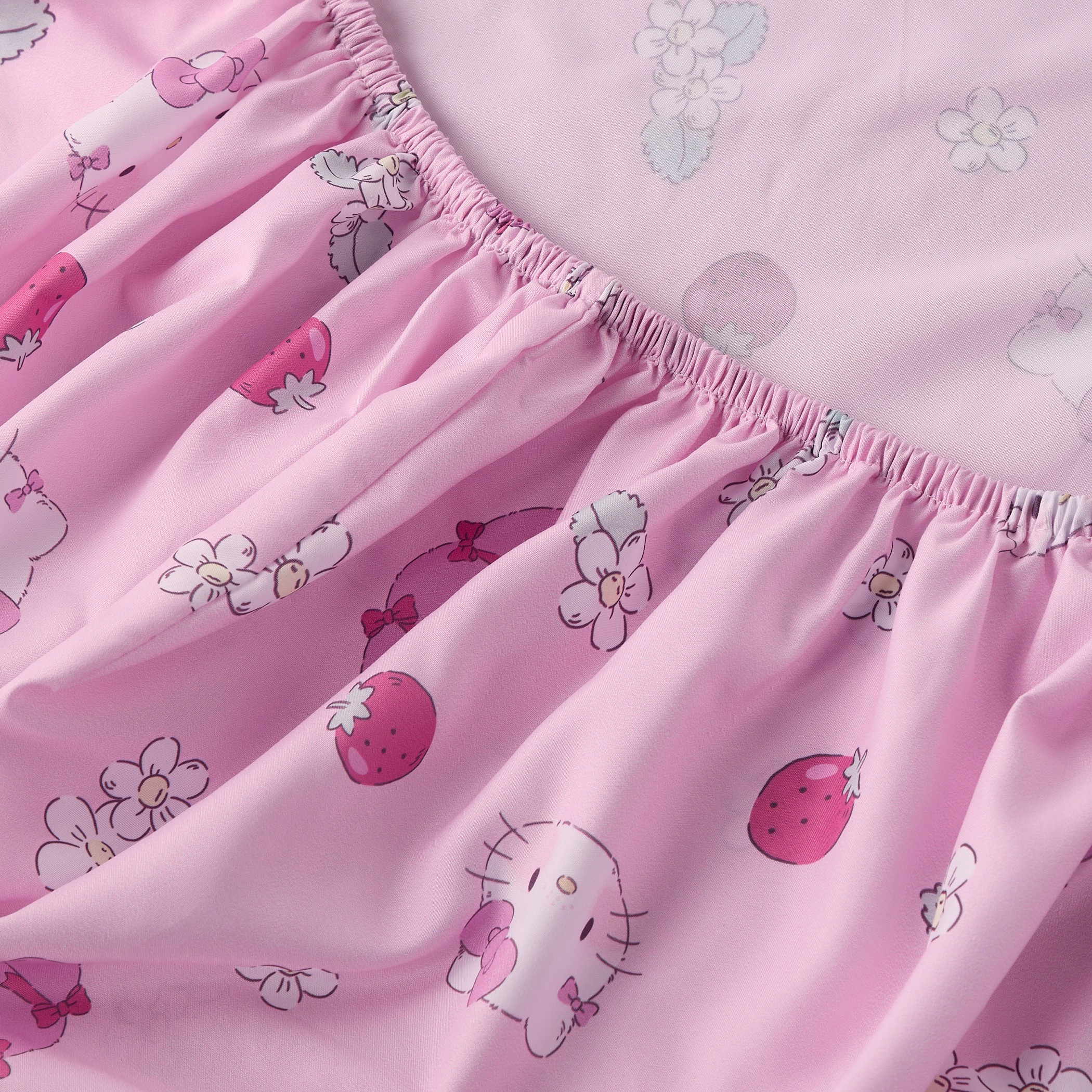 طقم مفروشات سرير من المايكروفايبر بطبعة هيلو كيتي من سانريو - 4 قطع-baby-nursery-babybedding-image-7