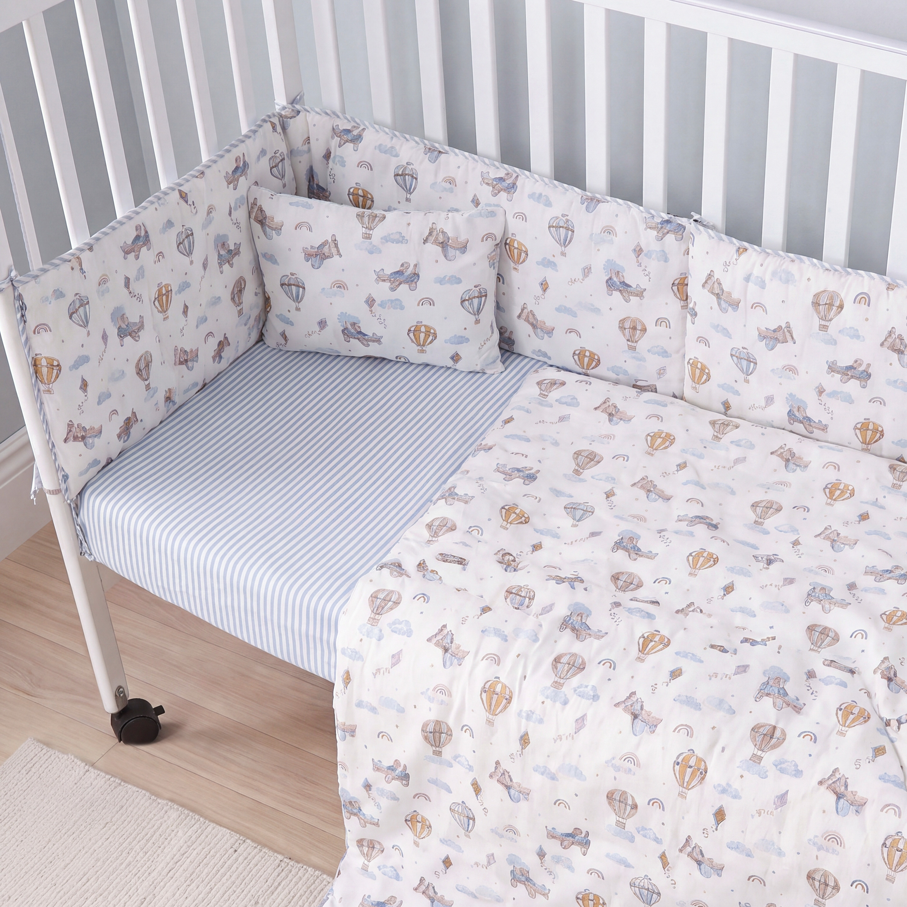 طقم لحلف قطن 4 قطع بطبعات طائرات من جونيورز - 90×130 سم-baby-nursery-babybedding-image-4