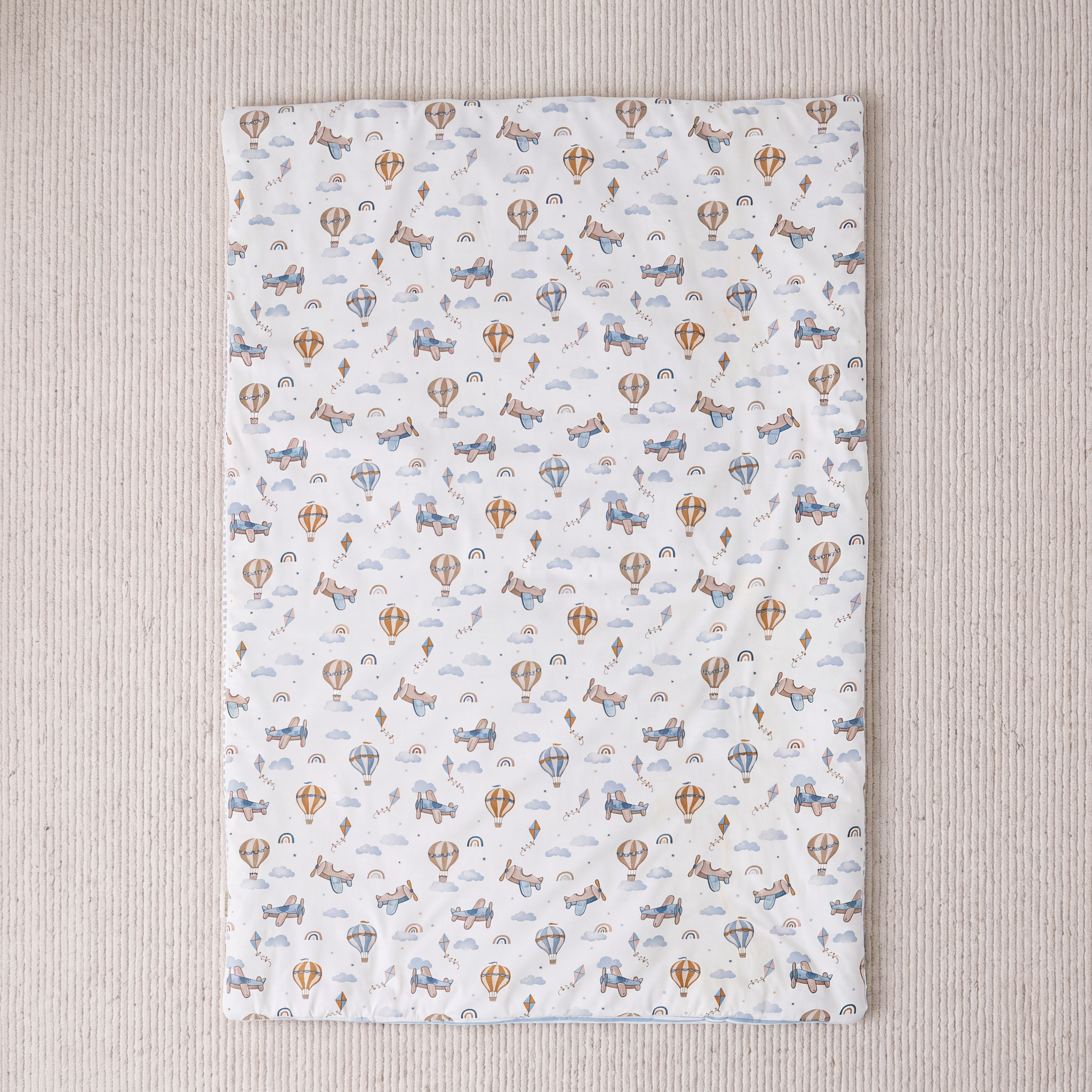 طقم لحلف قطن 4 قطع بطبعات طائرات من جونيورز - 90×130 سم-baby-nursery-babybedding-image-5