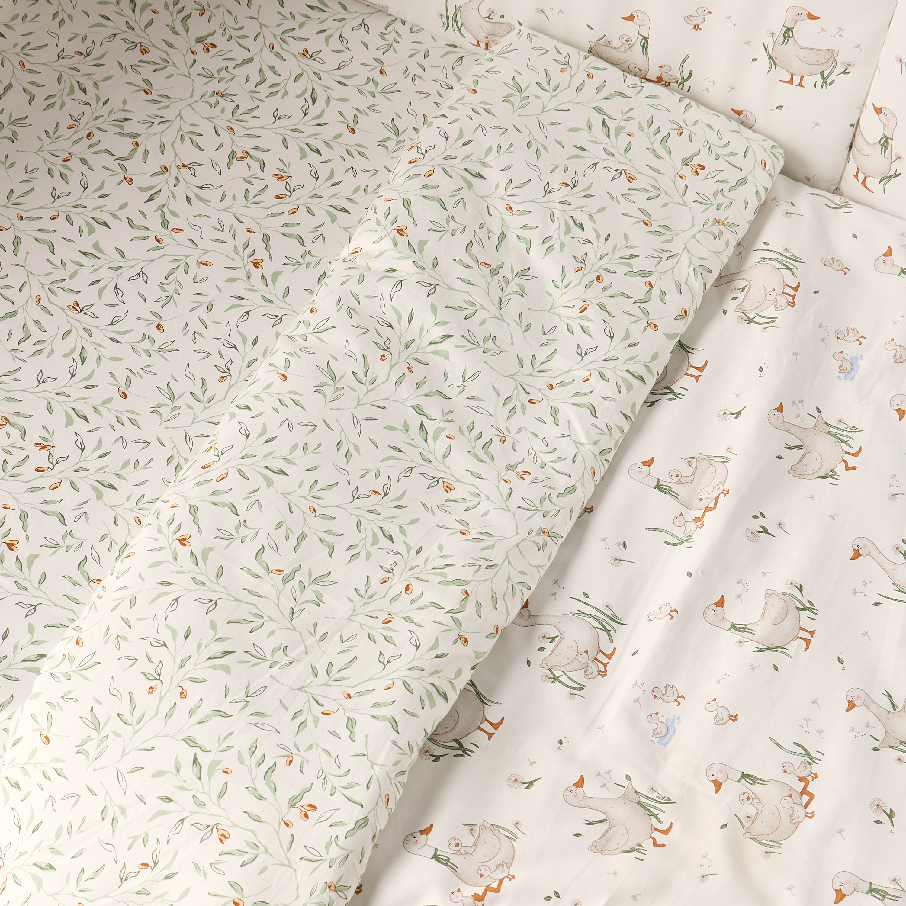 Juniors Aeroplane Print 4-Piece Cotton Comforter Set - 90x130 cm-baby-nursery-babybedding-image-7