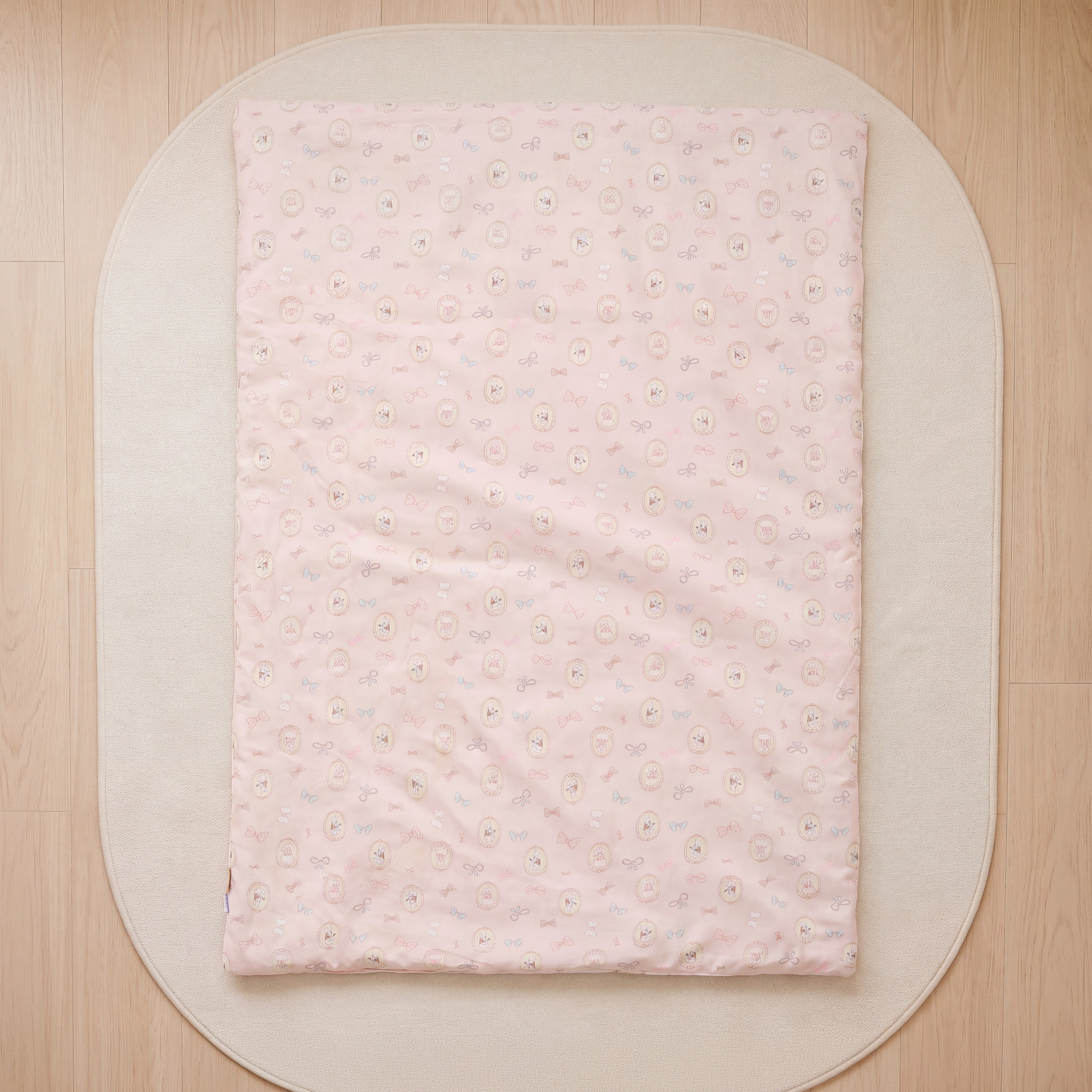 طقم مفروشات سرير 4 قطع بطبعات فيونكة من جونيورز-baby-nursery-babybedding-image-5