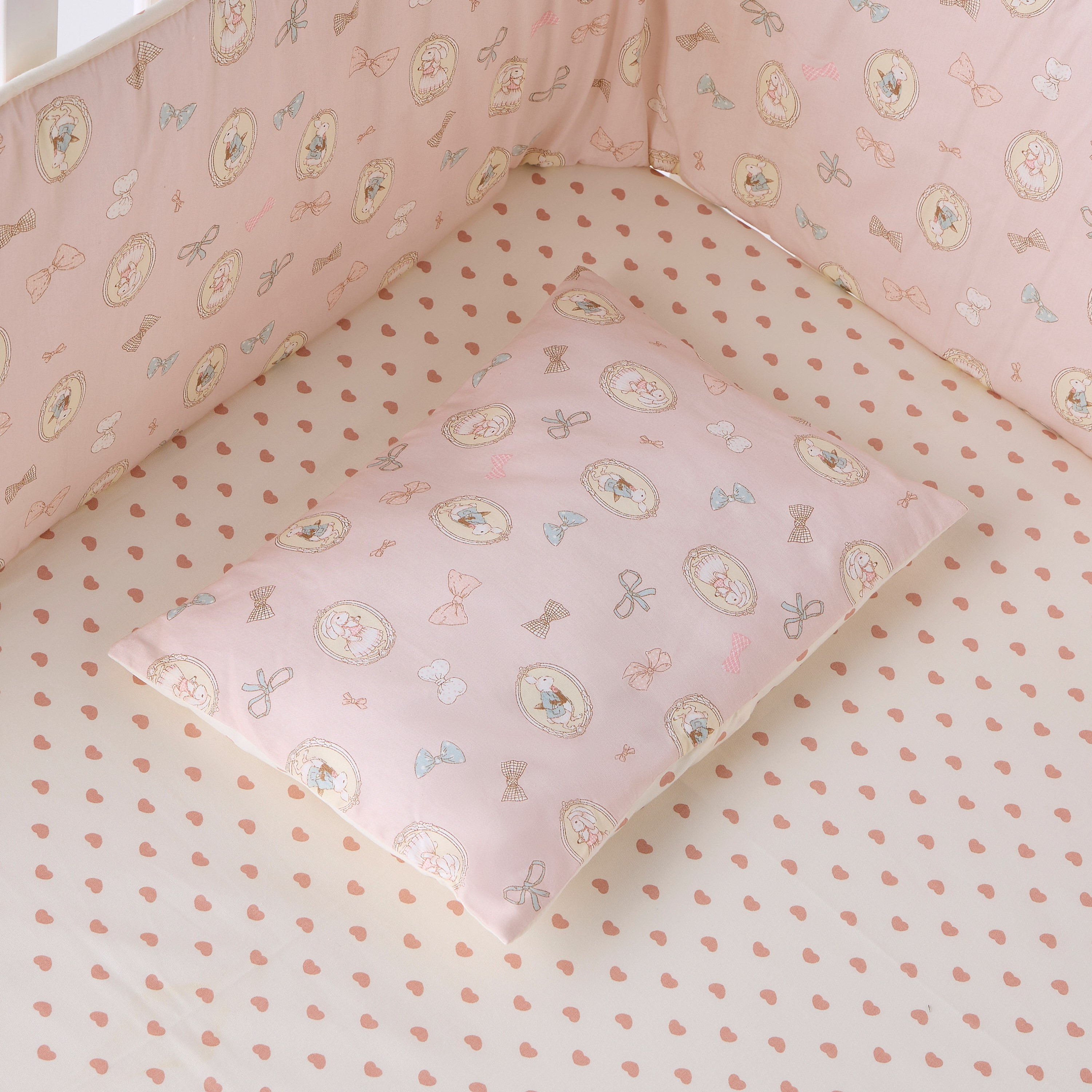 طقم مفروشات سرير 4 قطع بطبعات فيونكة من جونيورز-baby-nursery-babybedding-image-6