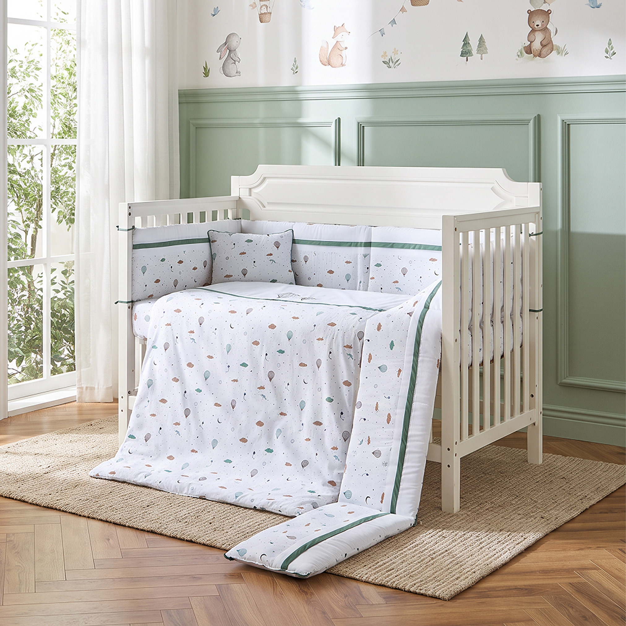 طقم مفروشات سرير قطن من 4 قطع بطبعات بالونات الهواء الساخن من جونيورز-baby-nursery-babybedding-image-1