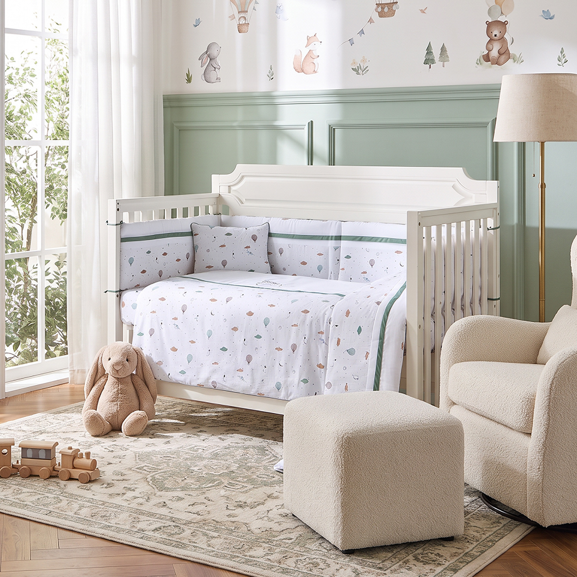 طقم مفروشات سرير قطن من 4 قطع بطبعات بالونات الهواء الساخن من جونيورز-baby-nursery-babybedding-image-2