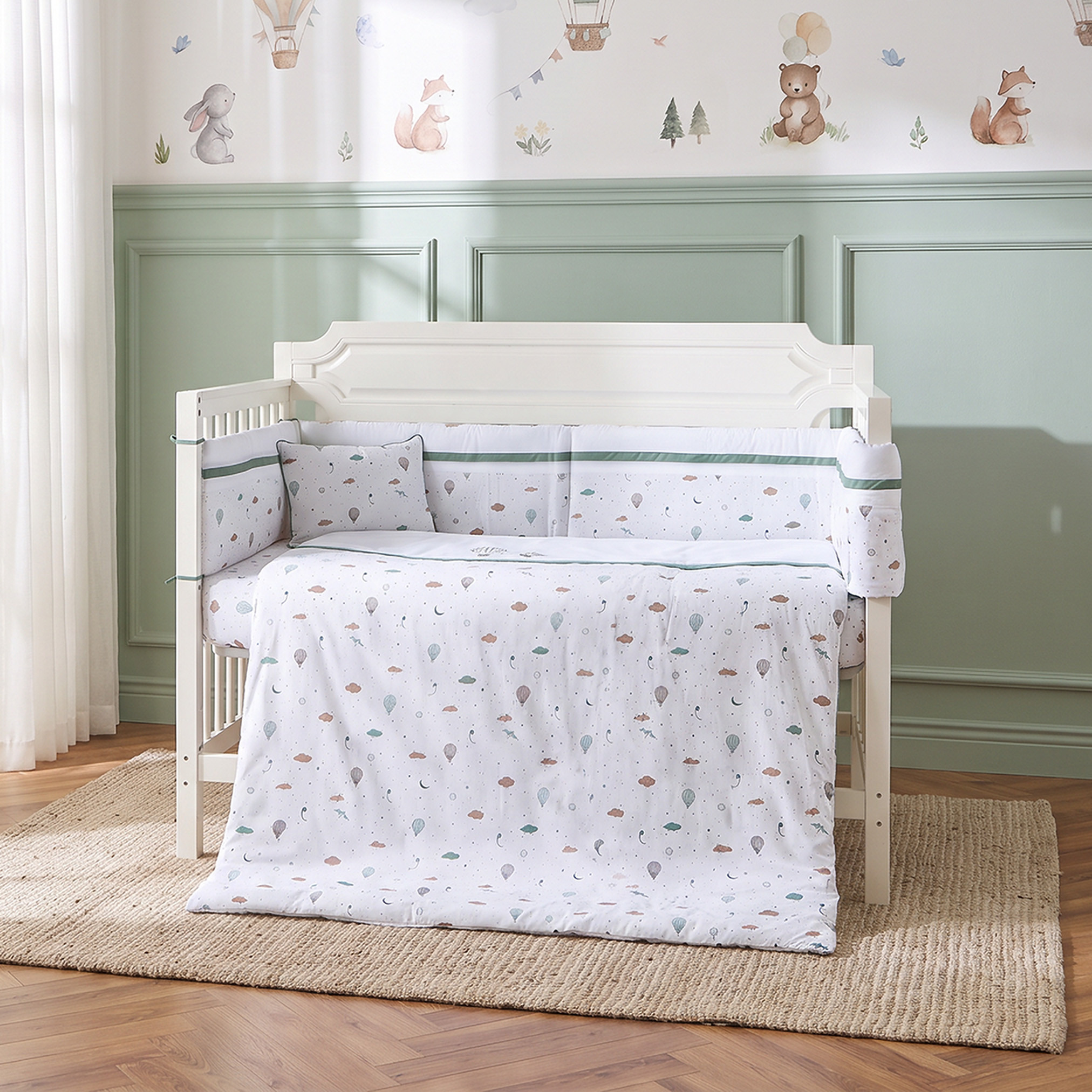 طقم مفروشات سرير قطن من 4 قطع بطبعات بالونات الهواء الساخن من جونيورز-baby-nursery-babybedding-image-3