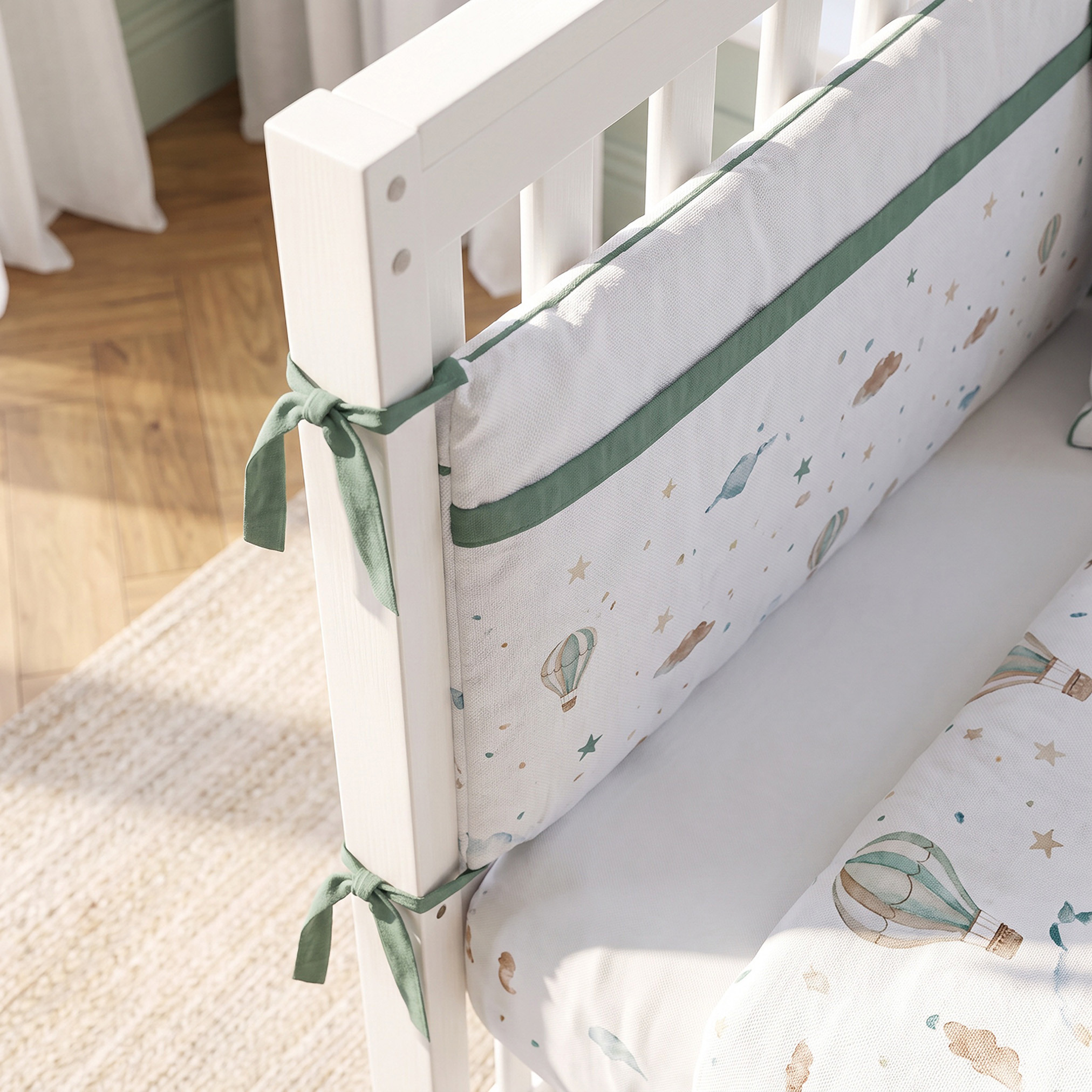 طقم مفروشات سرير قطن من 4 قطع بطبعات بالونات الهواء الساخن من جونيورز-baby-nursery-babybedding-image-8
