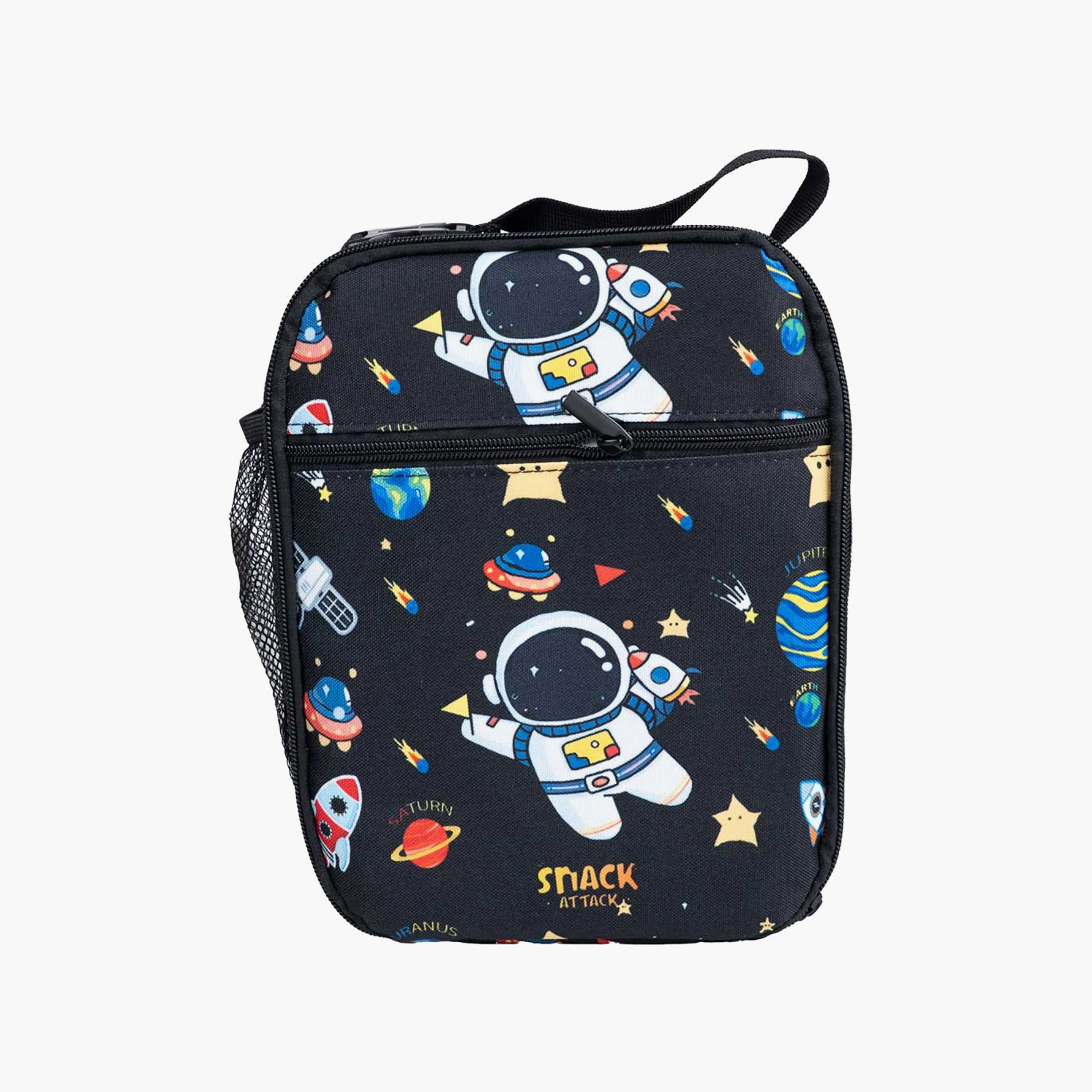 حقيبة غداء مدرسية معزولة بنمط رائد فضاء مع حامل لعبوة الماء من سناك أتاك-school-lunchessentials-lunchbags-image-1