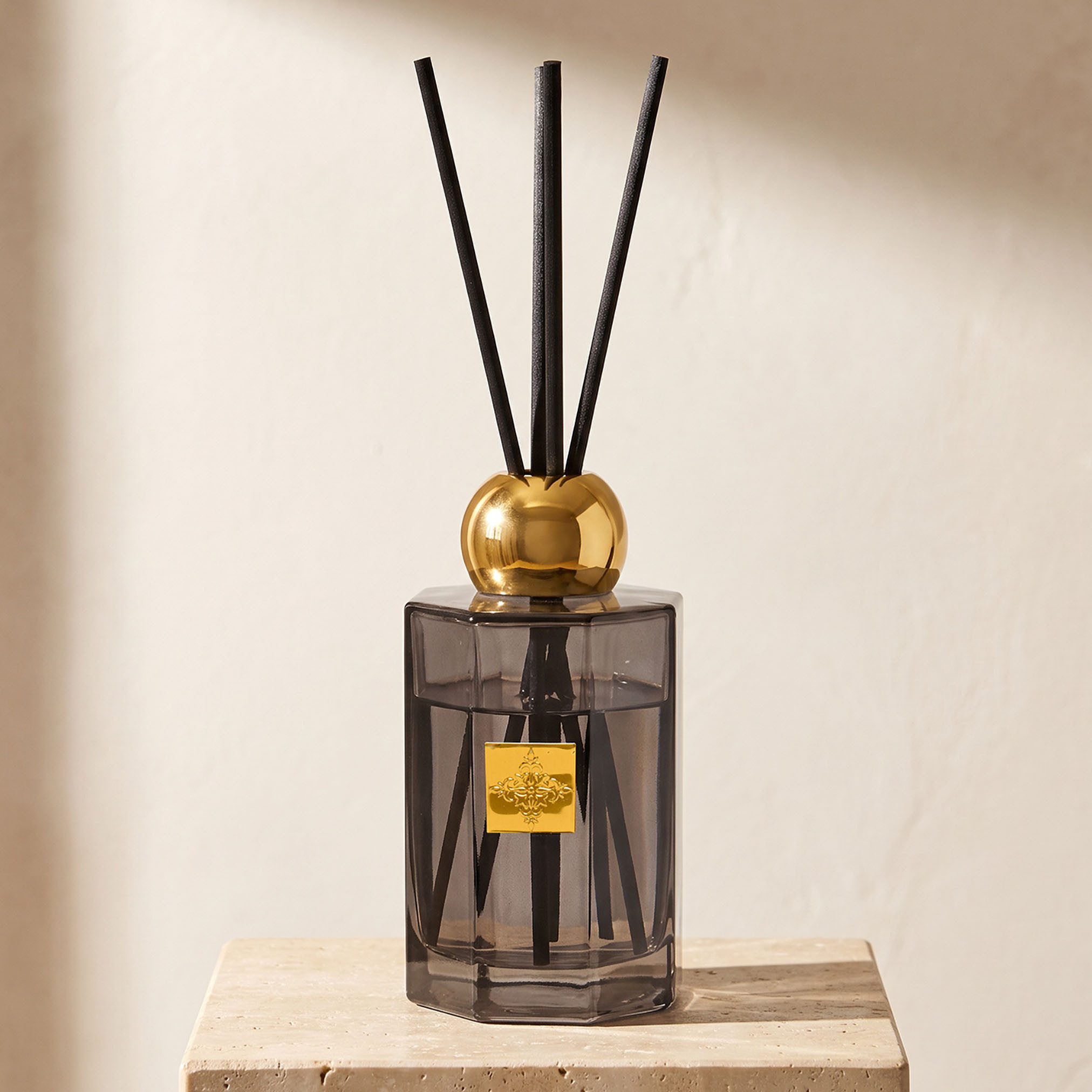 Luxe Essence Aural Sea Reed Diffuser - 150 ml-household-homefragrance-reeddiffusers-image-1