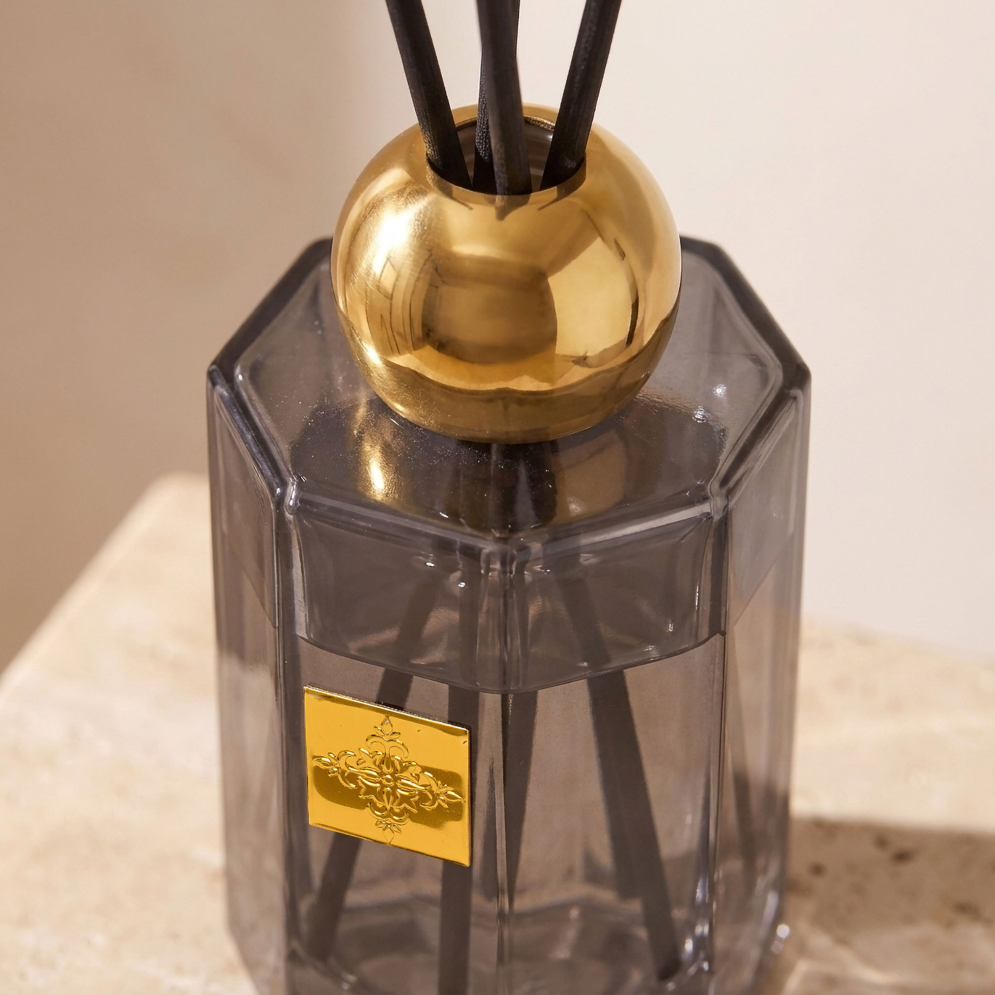 Luxe Essence Aural Sea Reed Diffuser - 150 ml-household-homefragrance-reeddiffusers-image-4