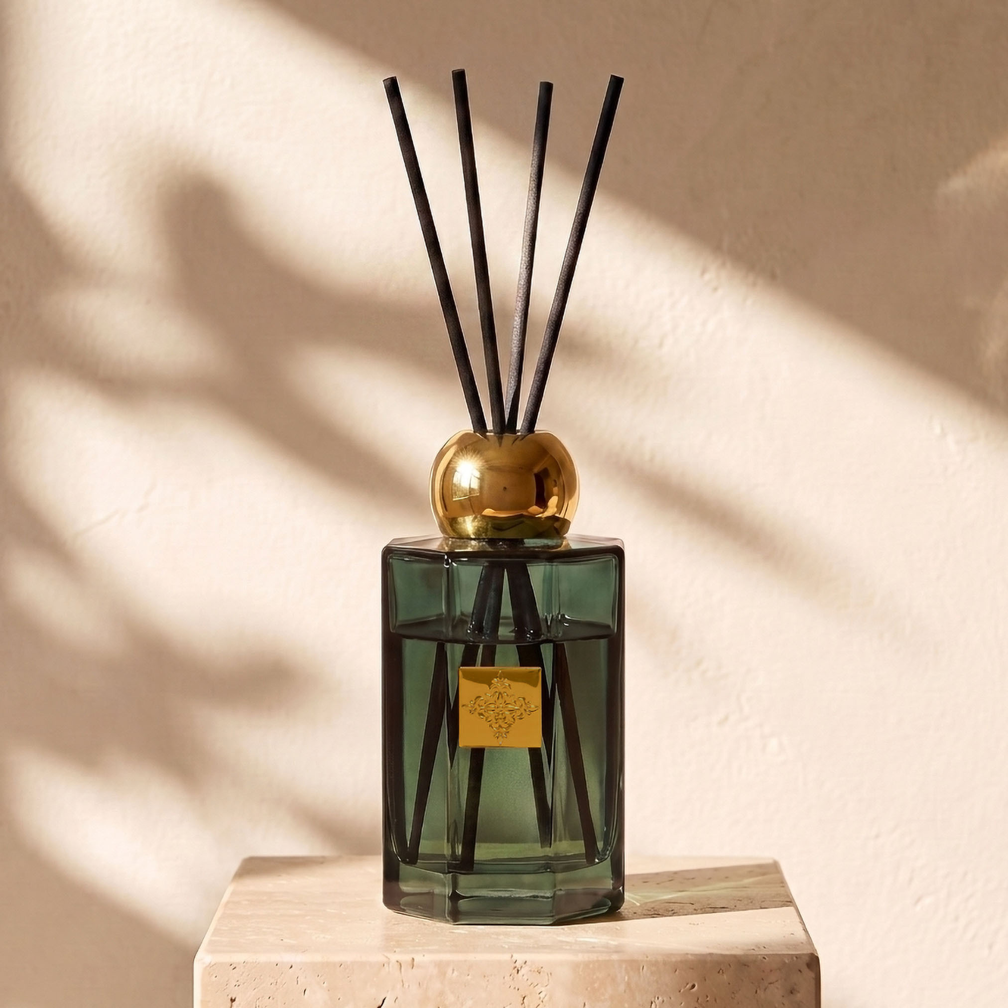 موزع عطور بالأعواد بلوم روج من لوكس إسنس - 150 مل-household-homefragrance-reeddiffusers-image-1