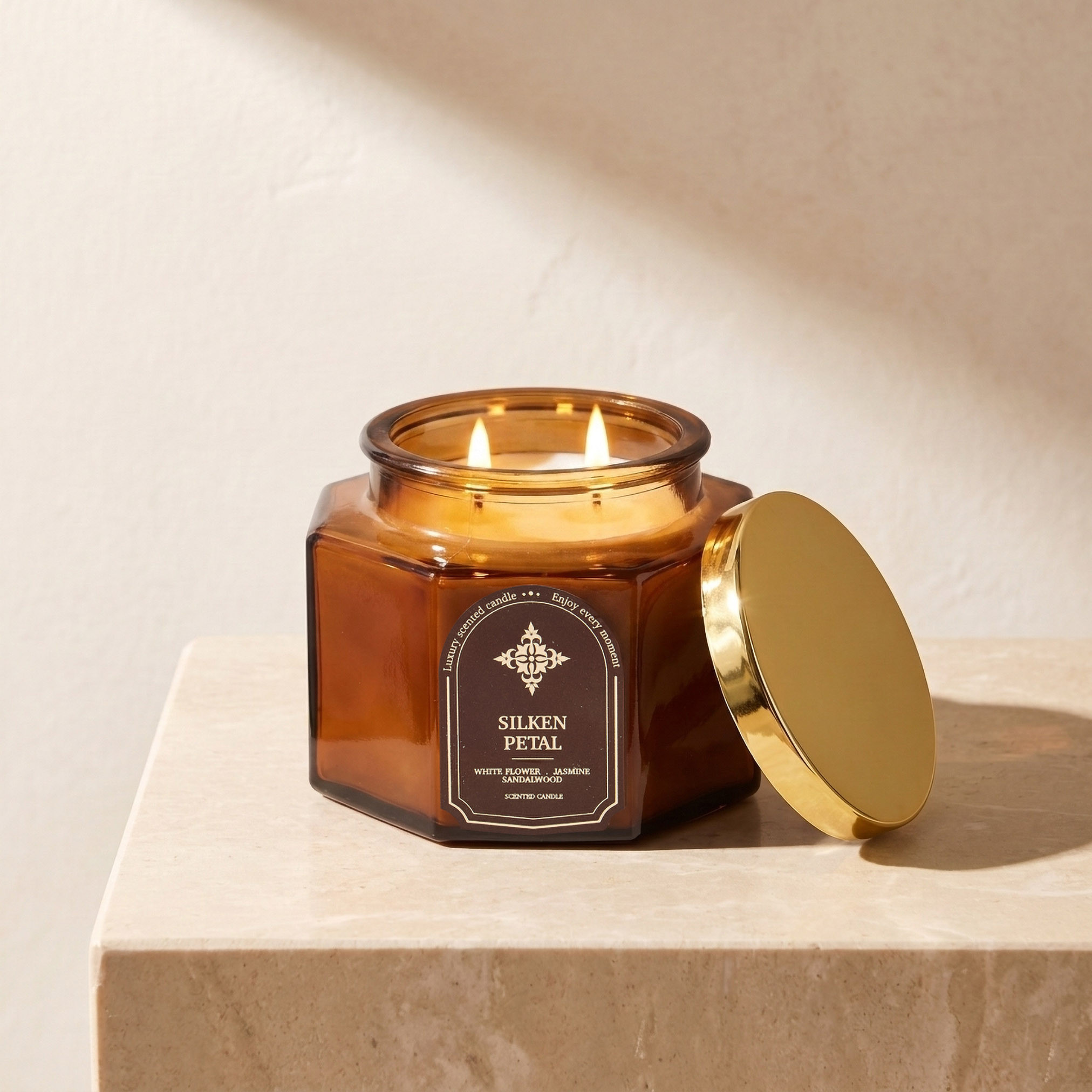 شمعة عطرية ببرطمان سيلكن بيتال من لوكس إسينس - 260 جم-household-homefragrance-candles-image-3