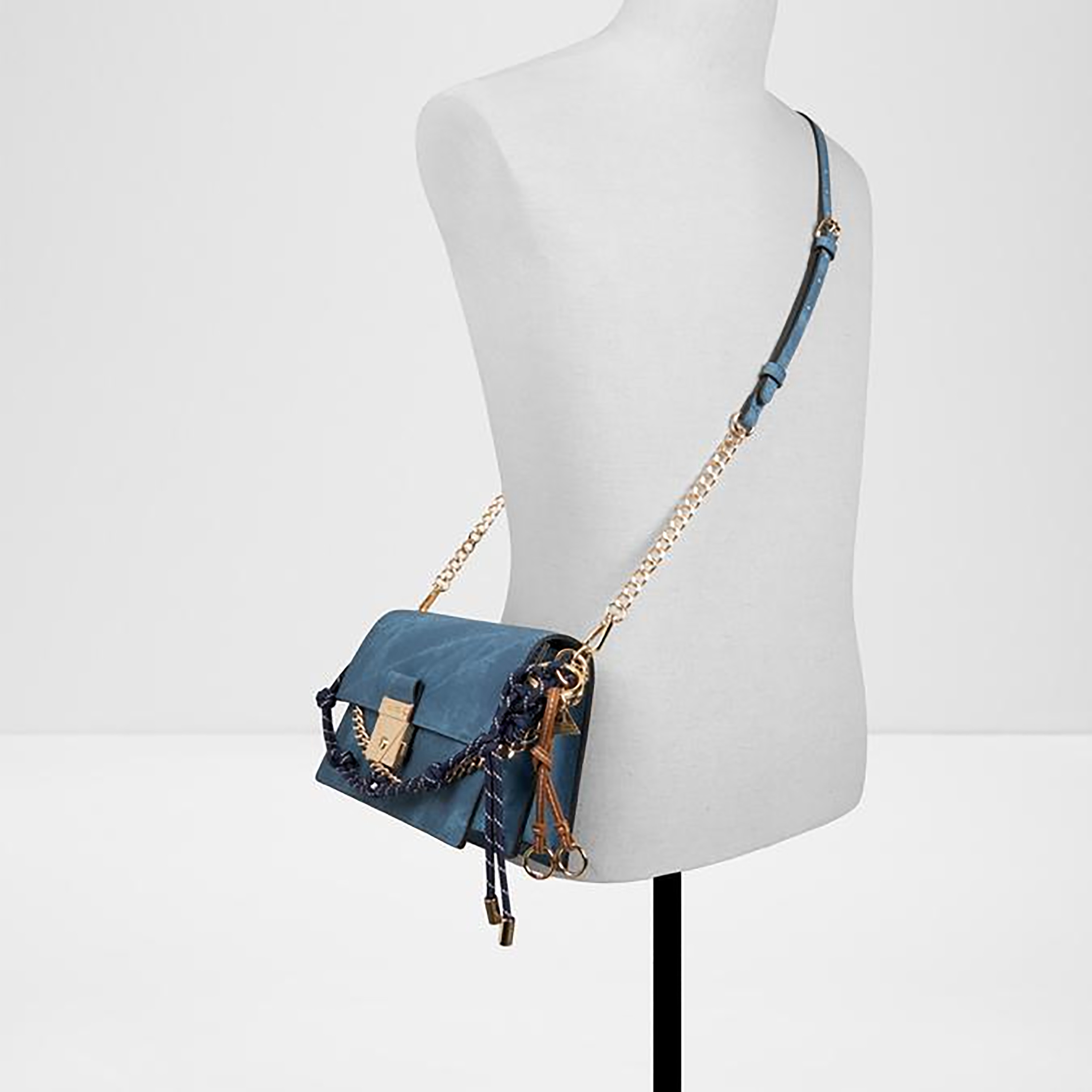 حقيبة كروسبودي سادة من ألدو إيفينجيليا مزودة بقفل دوار وحزام قابل للتعديل-women-bagsandwallets-handbags-image-4