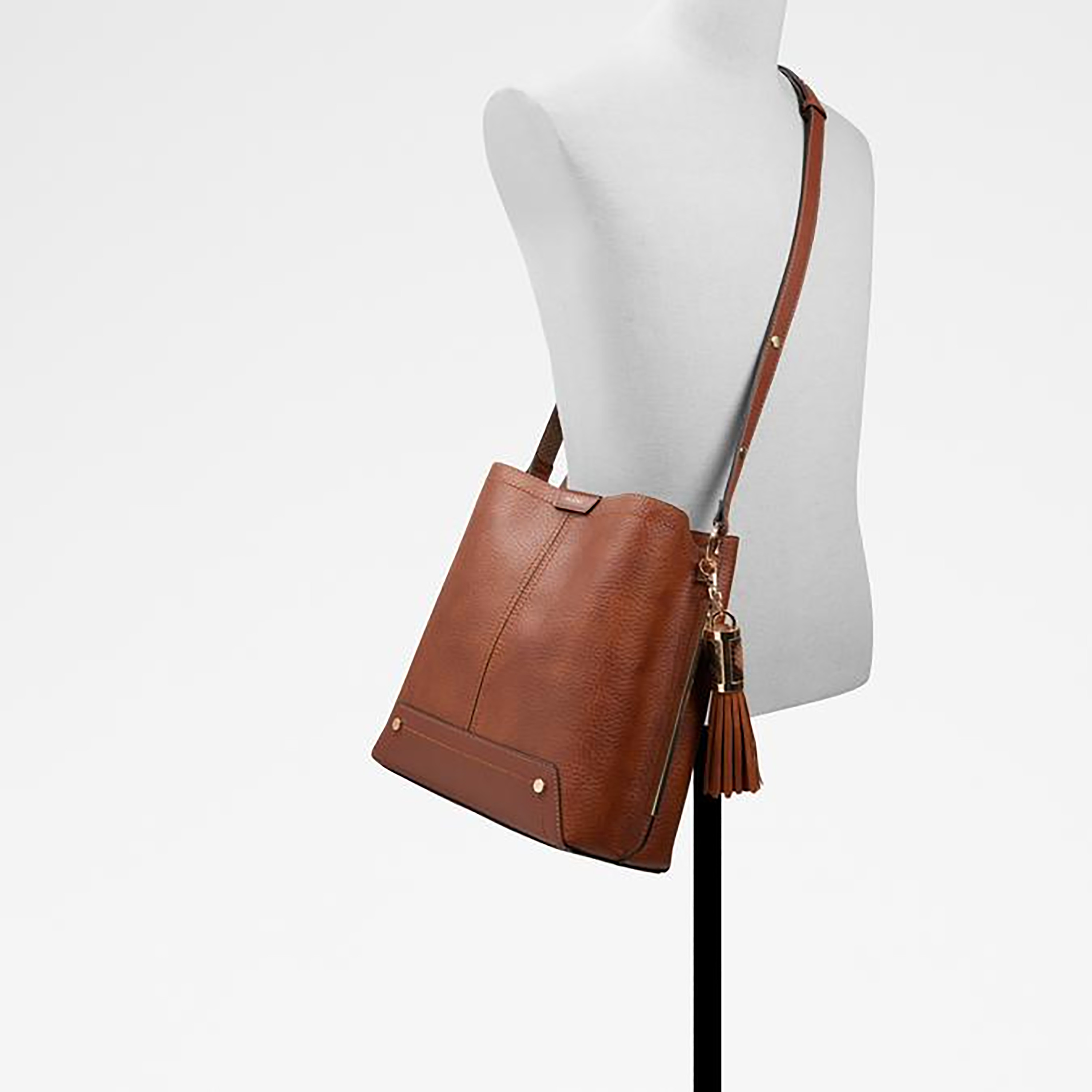 حقيبة ألدو كاليا البسيطة ذات الإغلاق المغناطيسي وحزام قابل للتعديل-women-bagsandwallets-handbags-image-4