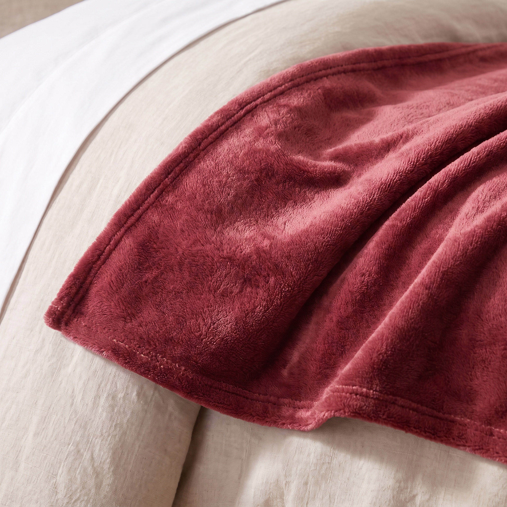 Plush Flannel Blanket - 200x200 cm-household-cushionsandthrows-throwsandblankets-blankets-image-2