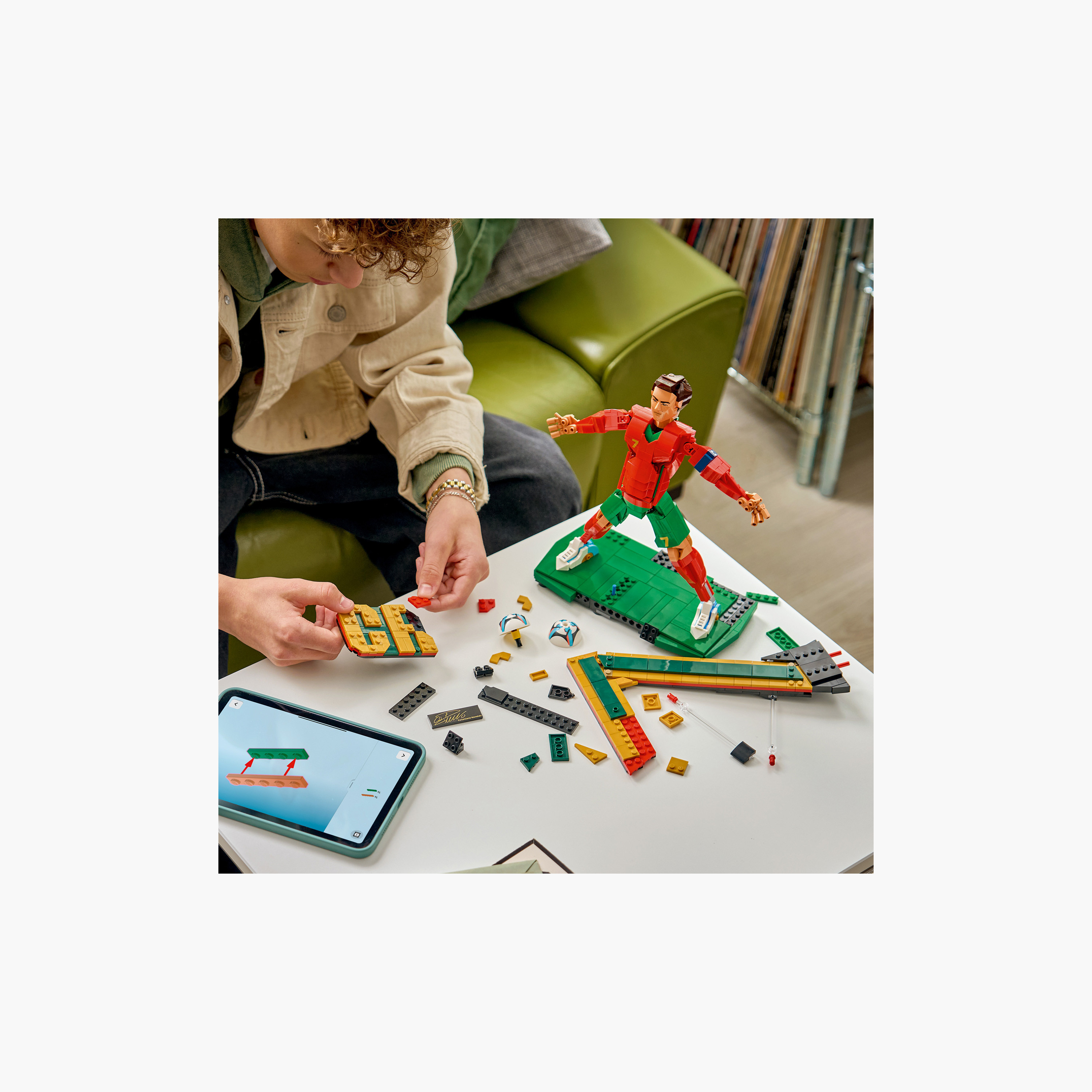 مجموعة مكعبات ألعاب ليغو لأسطورة كرة القدم - كريستيانو رونالدو-toys-buildingblocks-blocks-image-11