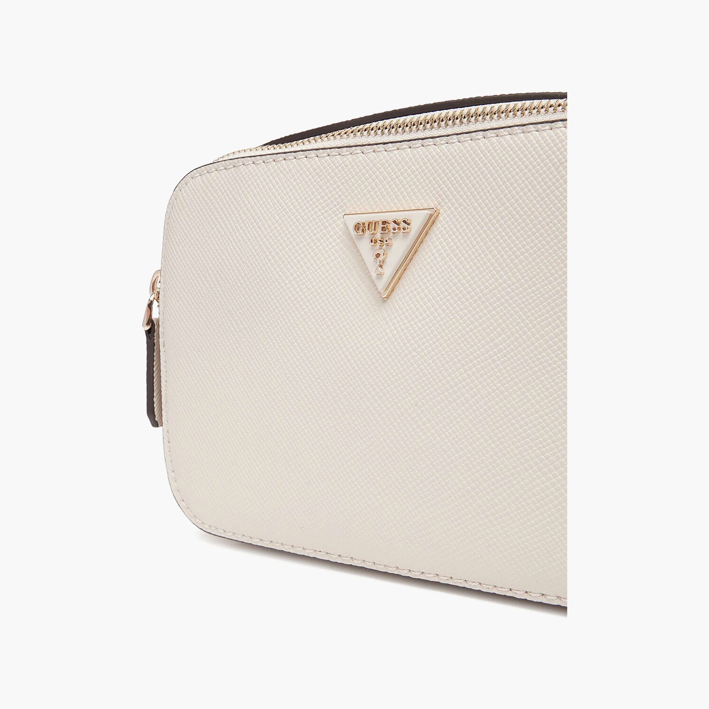 حقيبة كروسبودي من Guess Noelle II مصنوعة من جلد سافيانو، مزودة بسحاب إغلاق وحزام سلسلة.-women-bagsandwallets-handbags-image-4
