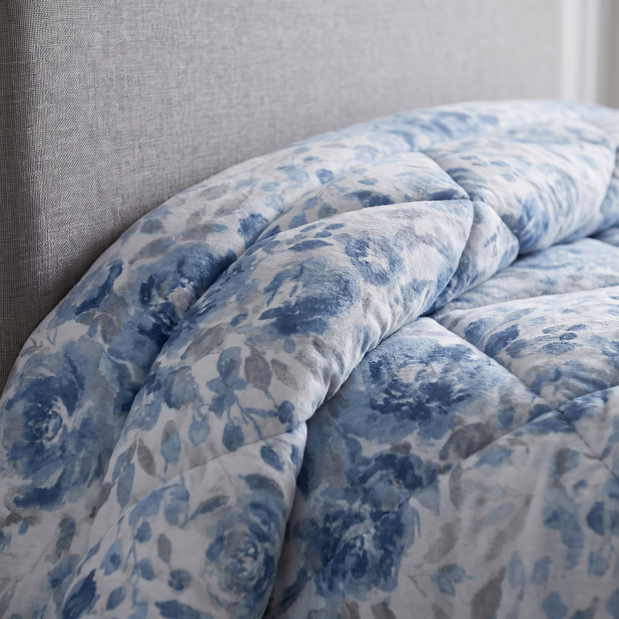 Floral Print 3-Piece King Comforter Set - 240x260 cm-household-bedding-comfortersandbedspreads-comforters-image-2