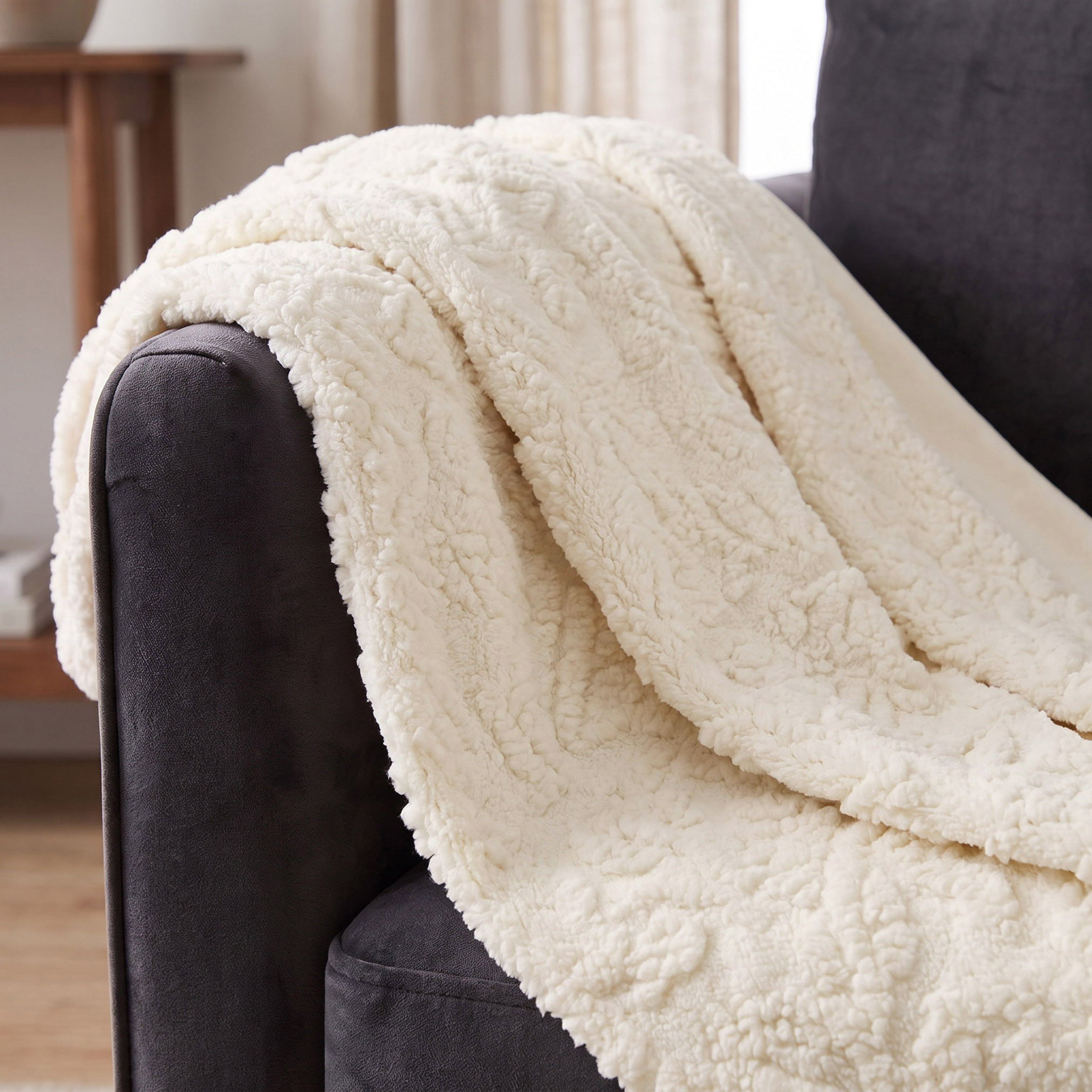 بطانية خفيفة جاكار تيدي - 127×152 سم-household-cushionsandthrows-throwsandblankets-throws-image-2