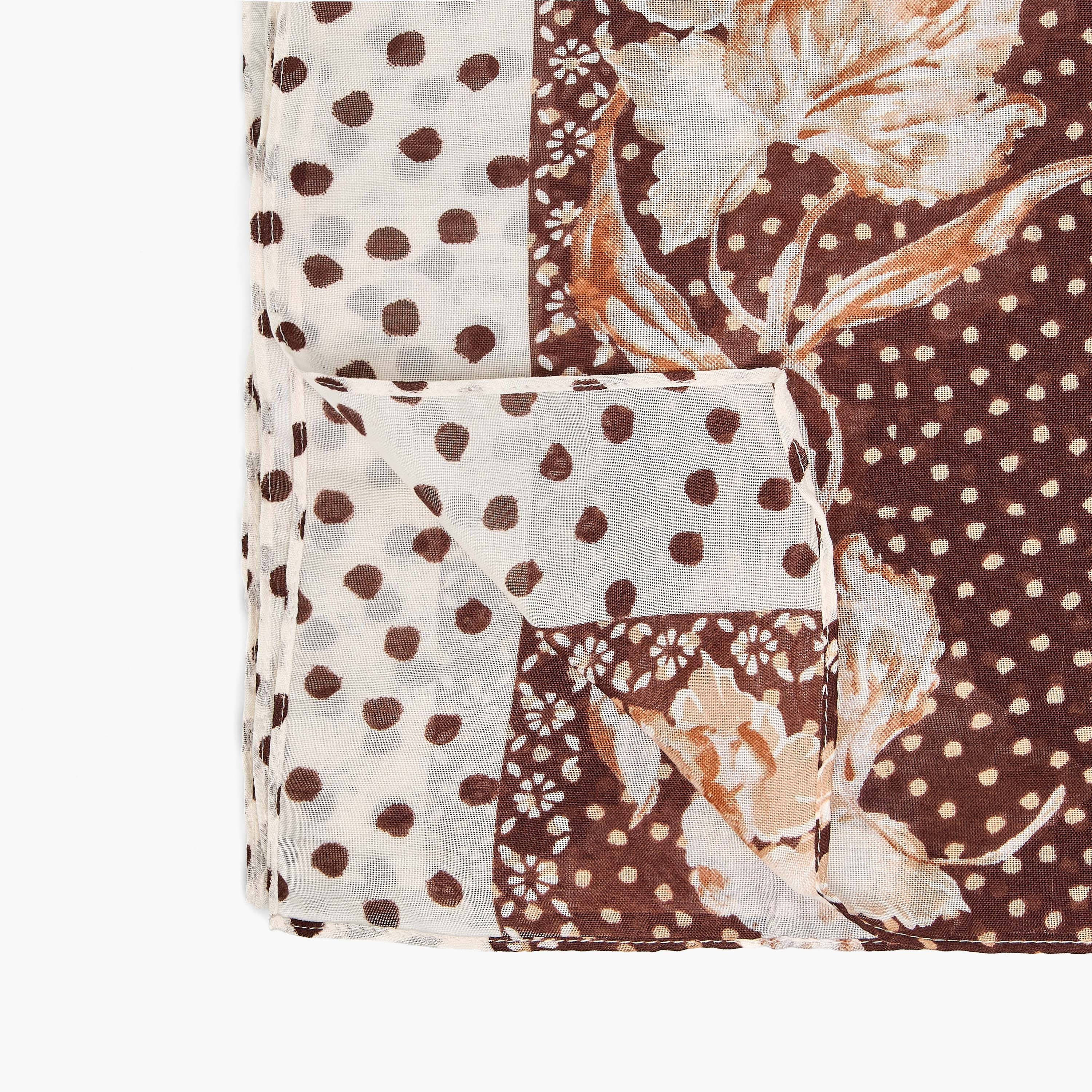 وشاح بطبعة زهور-women-clothingaccessories-scarves-image-3