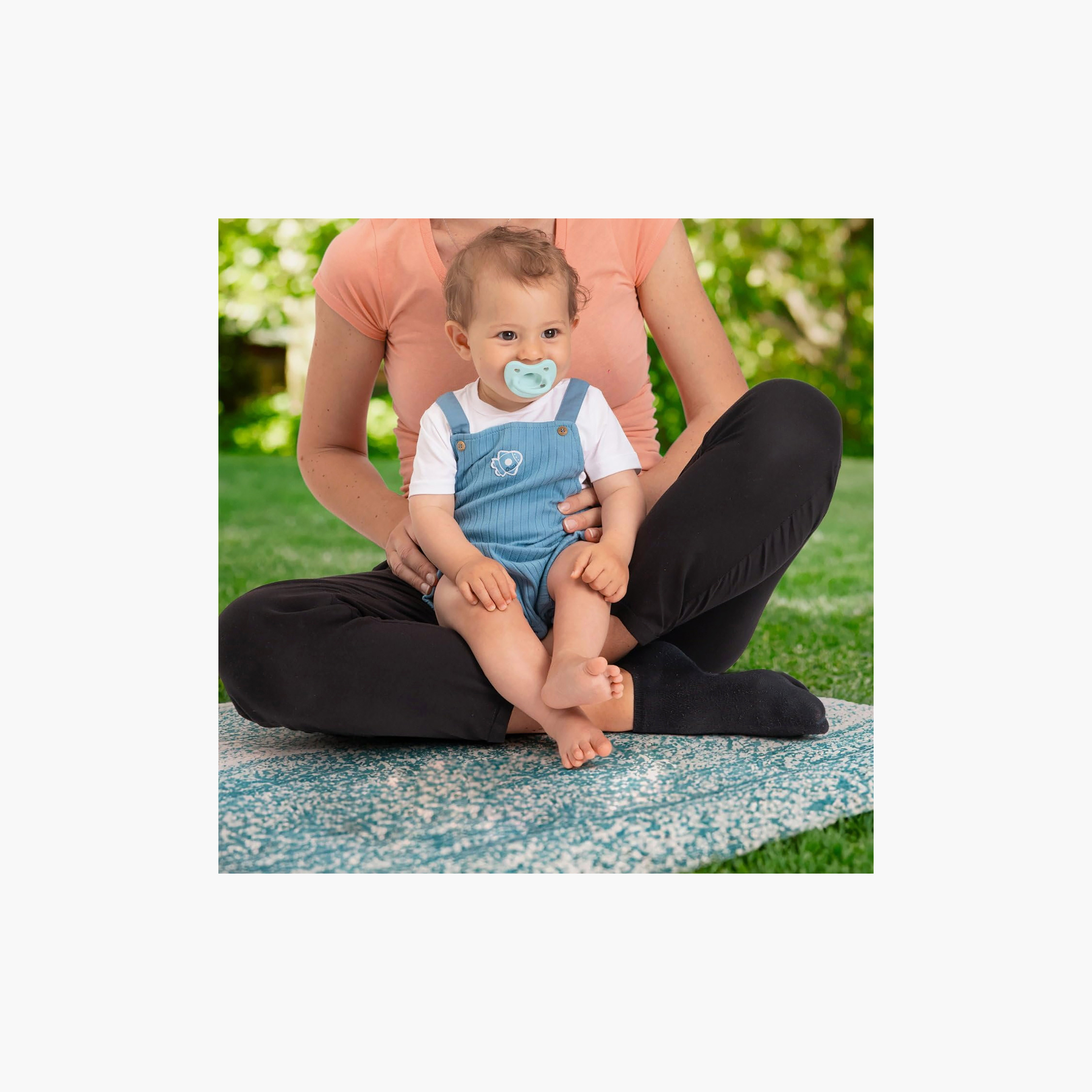 طقم لهايات أطفال فيزيو فورما بدرع بارز بارز الملمس قطعتين من شيكو - 6-16 شهر-baby-feeding-pacifiers-image-4