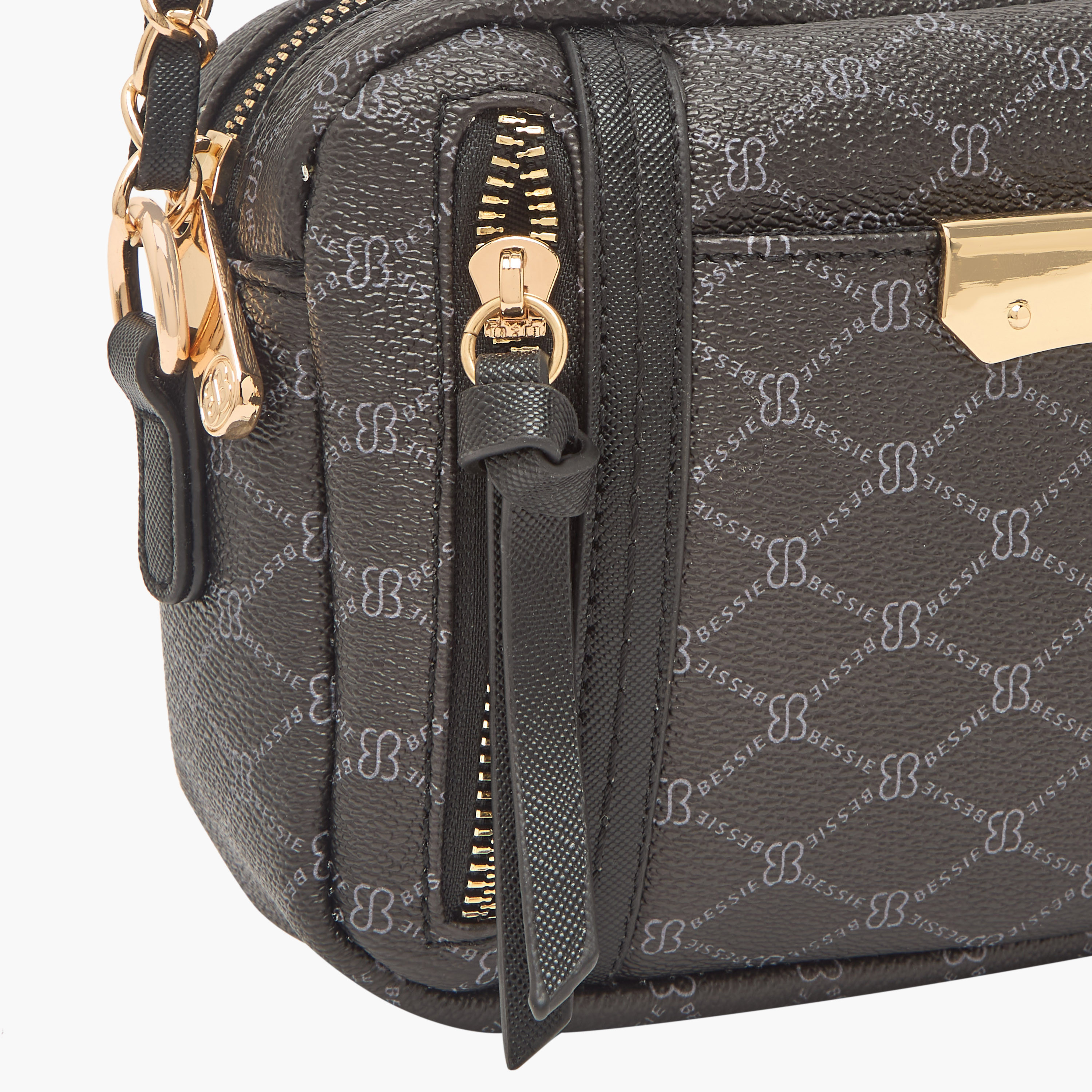 شنطة كروس بودي بطبعات مونوجرام مع حزام سلسلة من بيسي لندن-women-bagsandwallets-handbags-image-4
