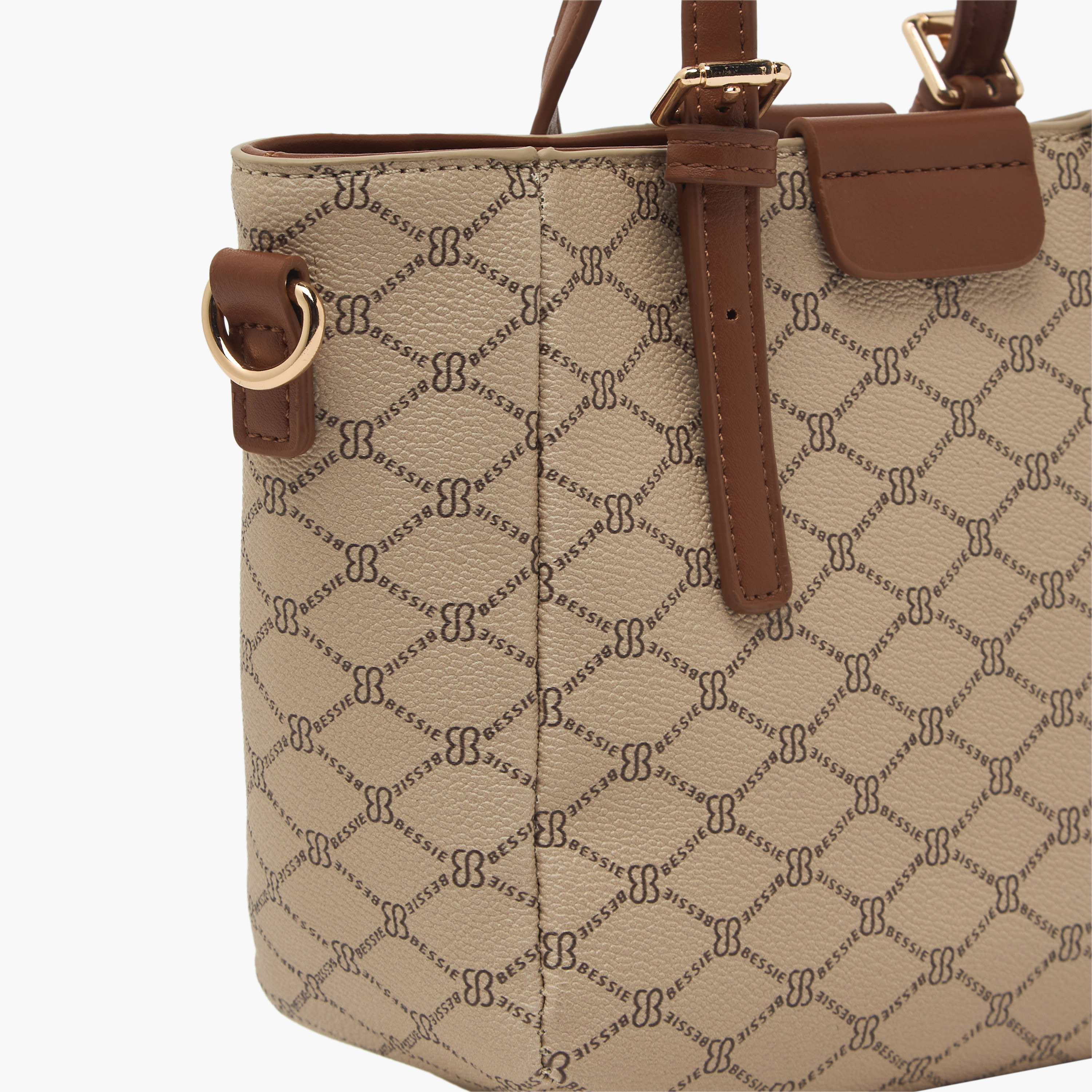 شنطة توتي بطبعات مونوجرام وحزام قابل للفصل من بيسي لندن-women-bagsandwallets-handbags-image-5