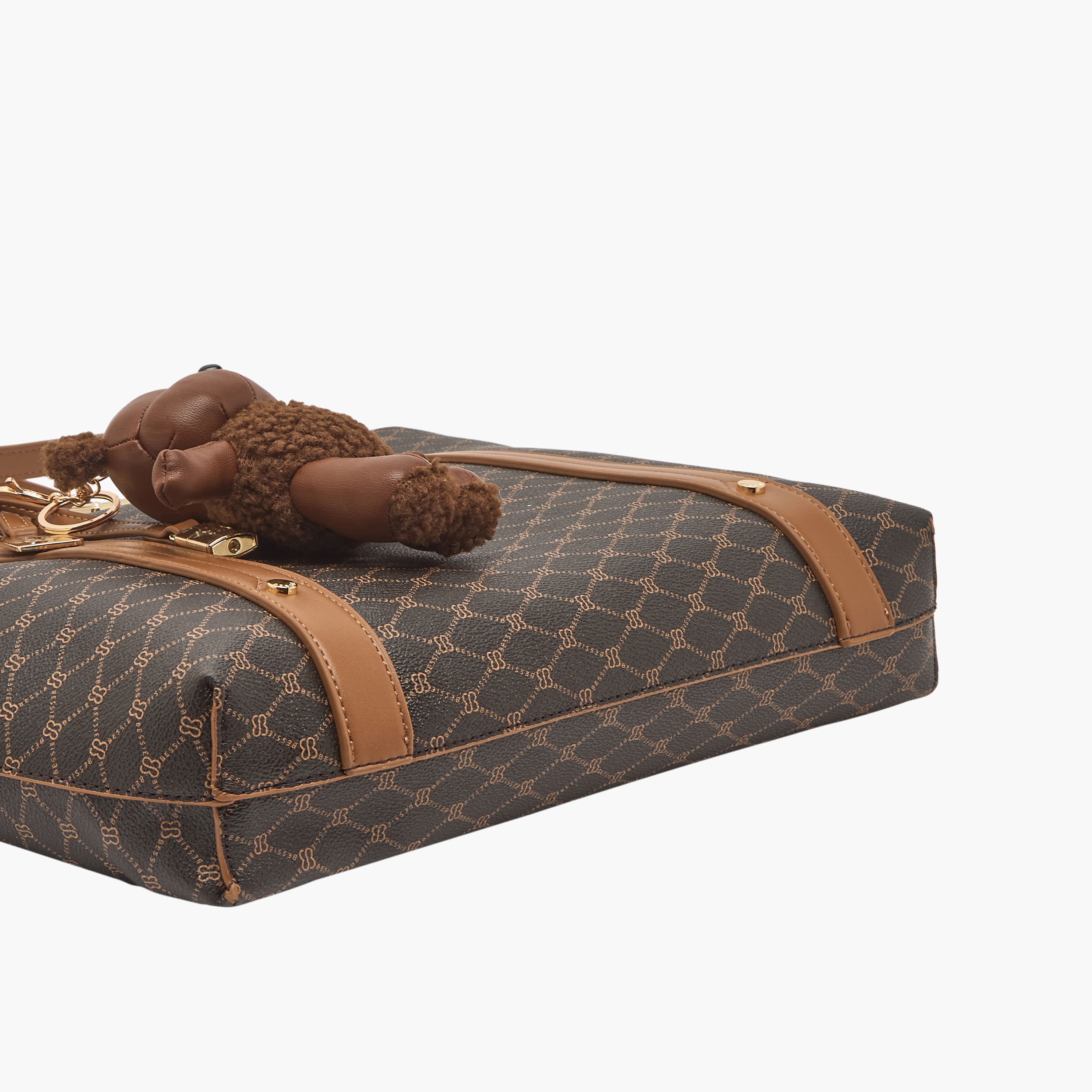 شنطة توتي بدلاية دب وسحاب إغلاق من بيسي لندن-women-bagsandwallets-handbags-image-7