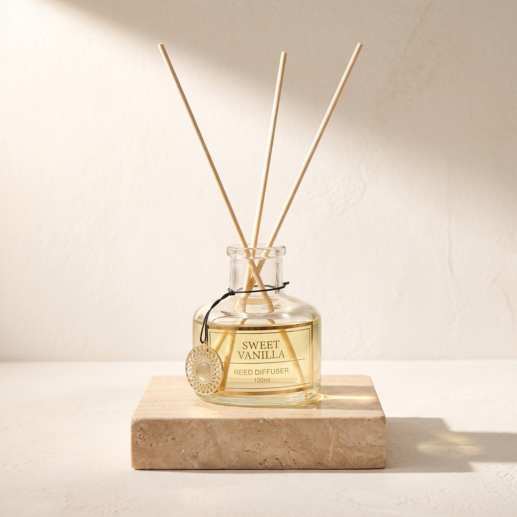 Sweet Vanilla Reed Diffuser - 100 ml-household-homefragrance-reeddiffusers-image-1