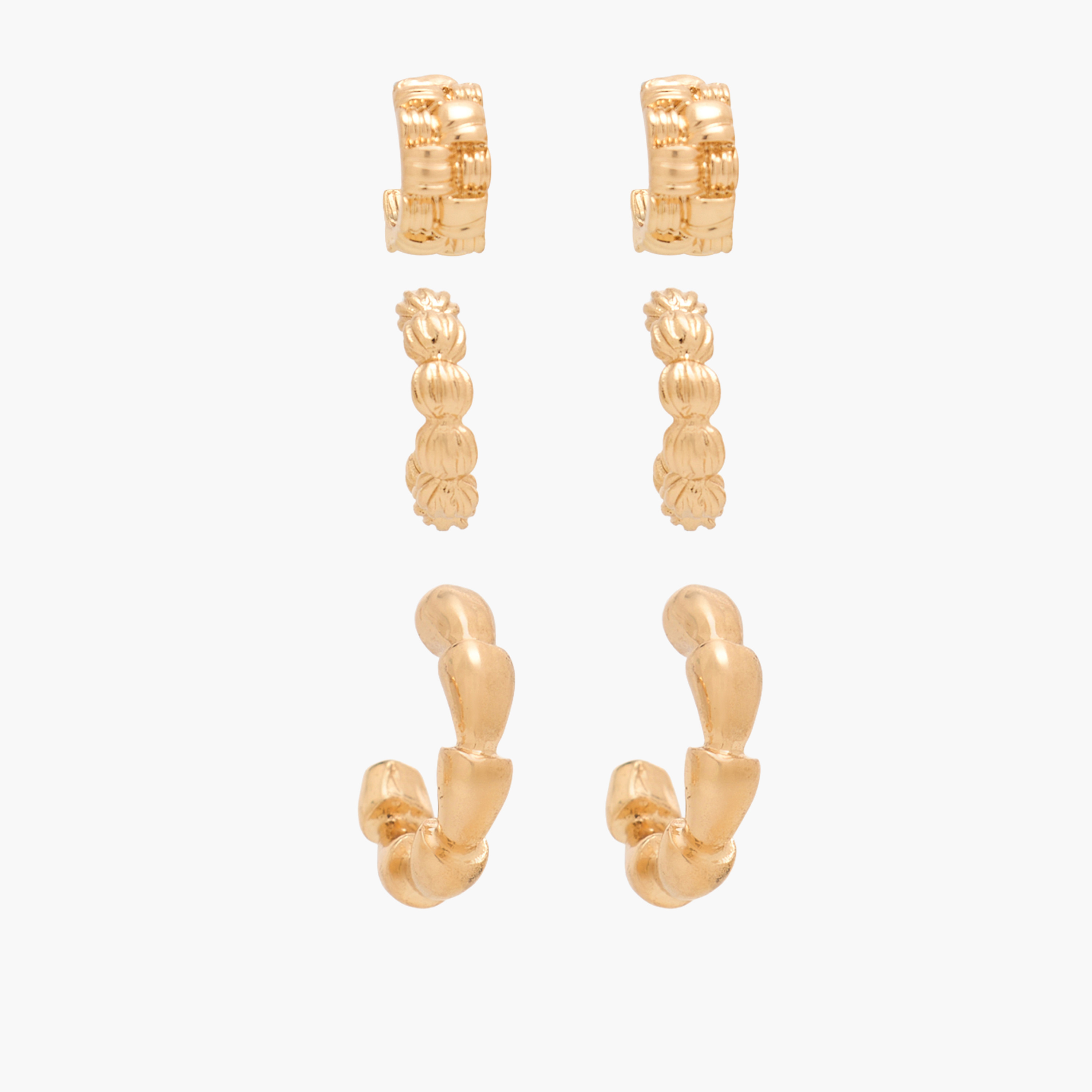 حلقان طوق بارزة الملمس بلون ذهبي ومكبس إغلاق خلفي - 3 قطع-women-watchesandjewellery-jewellery-earrings-image-1