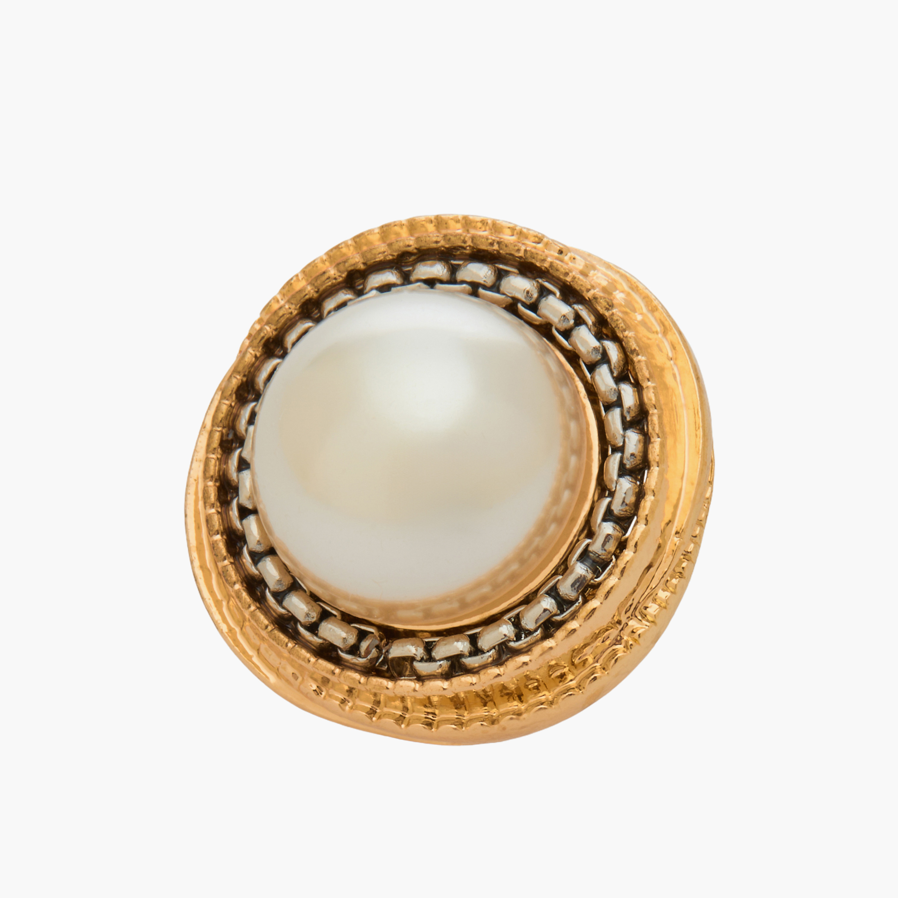 حلقان بلون ذهبي مزينة باللؤلؤ بمكبس إغلاق خلفي-women-watchesandjewellery-jewellery-earrings-image-3