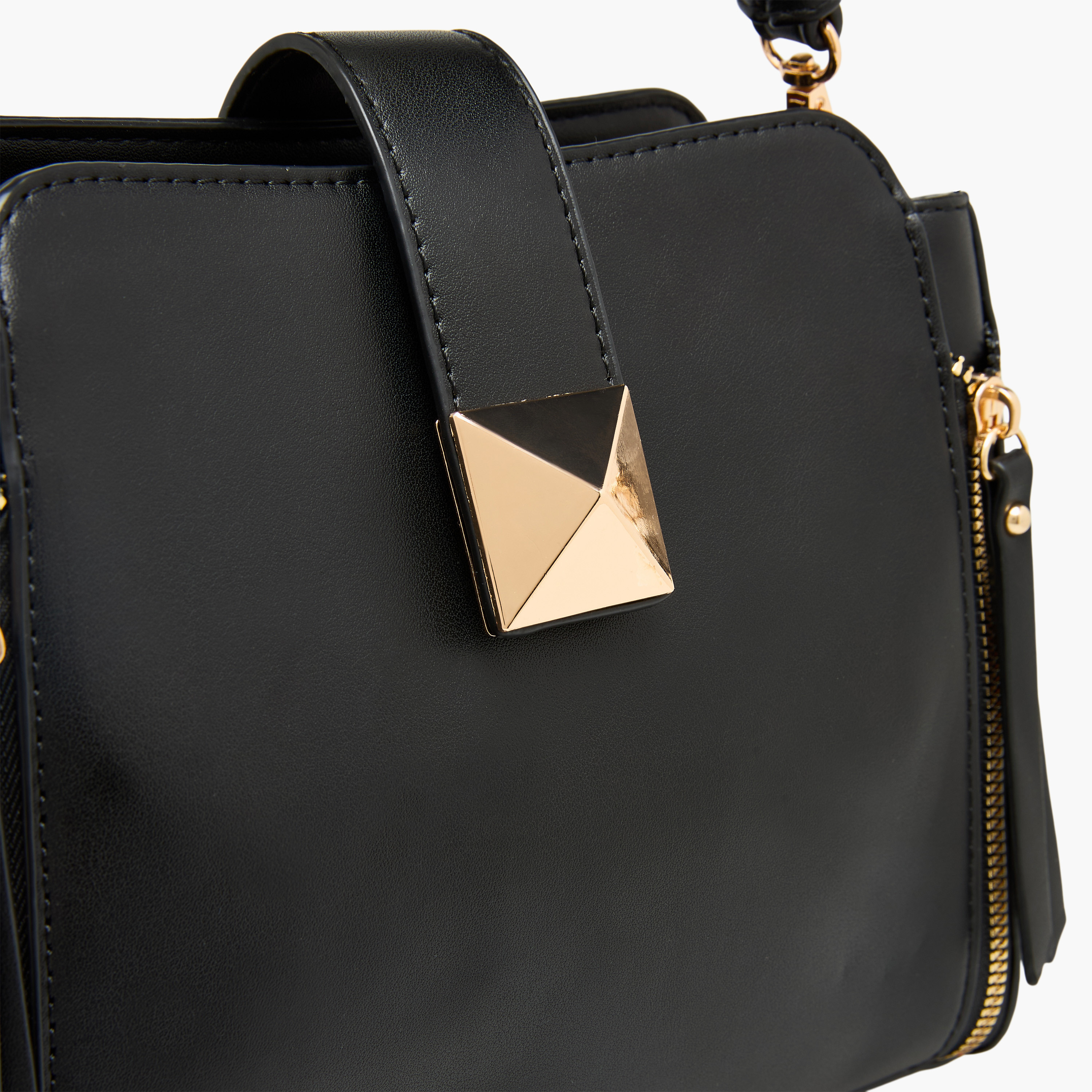 شنطة كروس بودي بطبعات مونوجرام وحزام قابل للتعديل من ساشا-women-bagsandwallets-handbags-image-4