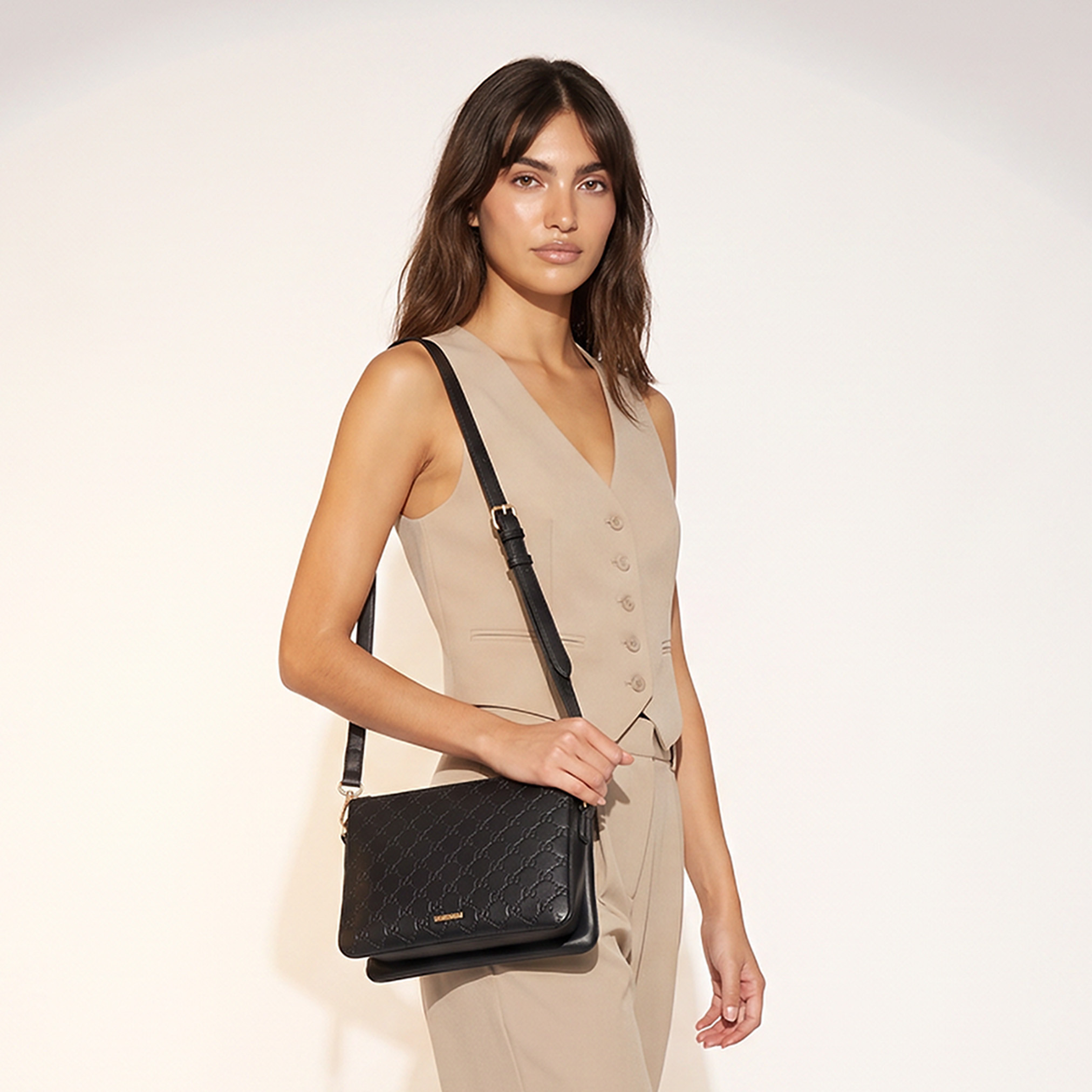 شنطة كروس بودي بسحاب إغلاق ونقوش زهرية من ساشا-women-bagsandwallets-handbags-image-2