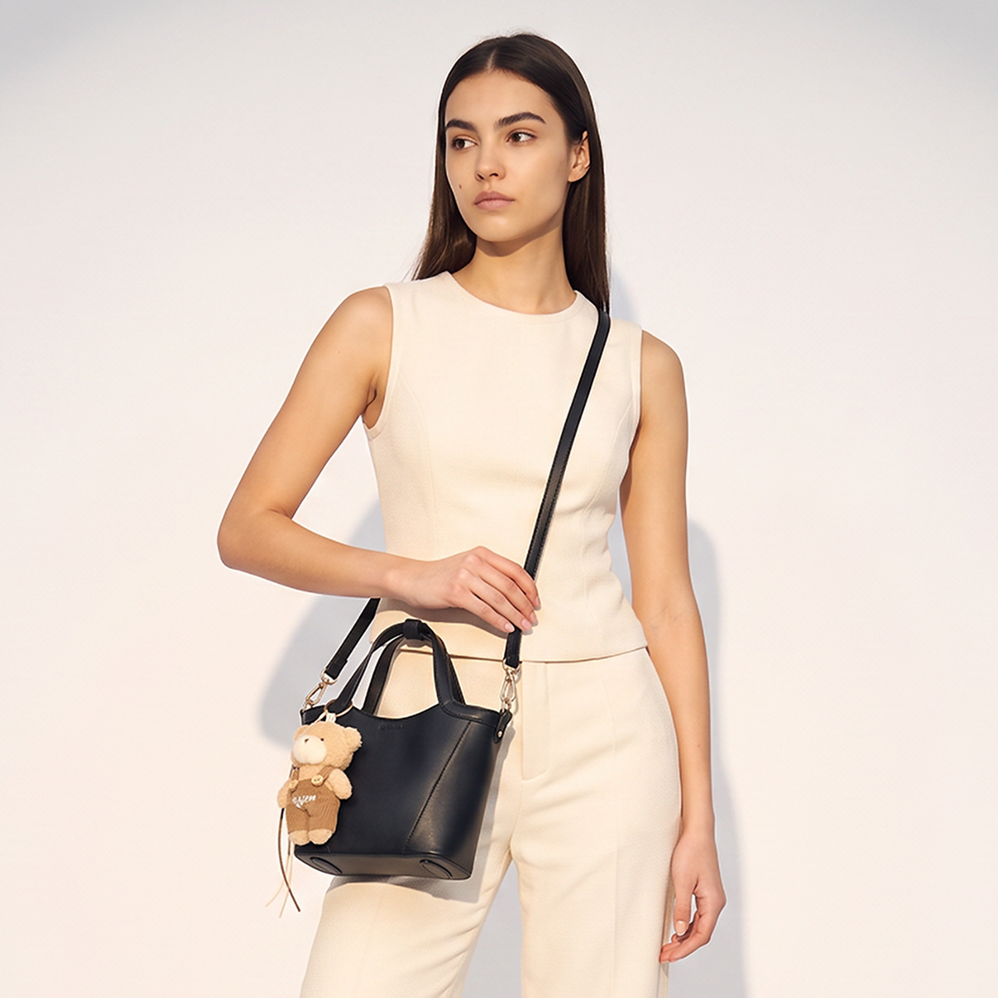 شنطة توتي بدلاية تيدي بير وحزام قابل للفصل من ساشا-women-bagsandwallets-handbags-image-8