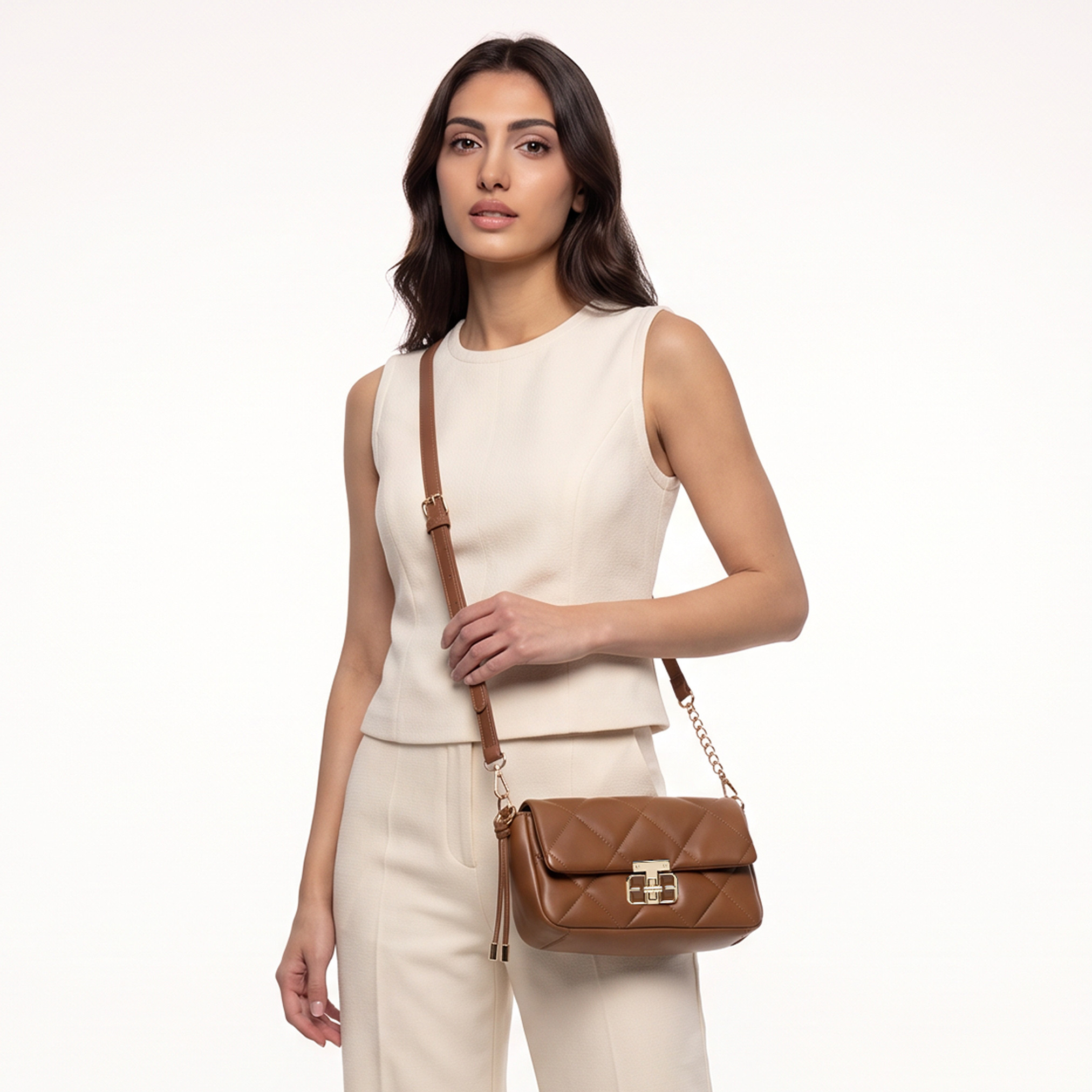 شنطة كروس بودي مبطنة بحزام قابل للفصل من ساشا-women-bagsandwallets-handbags-image-2