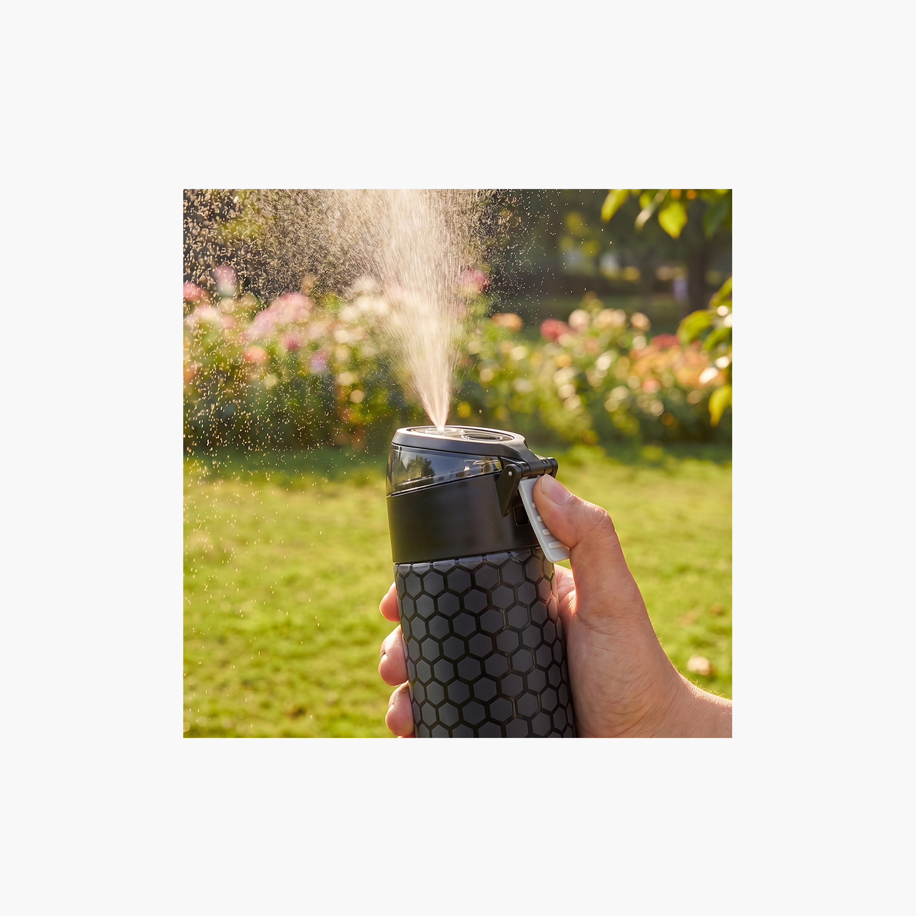 عبوة ماء ستانلس ستيل معزولة مع بخاخ | 640 مل بلون أسود من إيزي كيدز-school-waterbottles-image-10