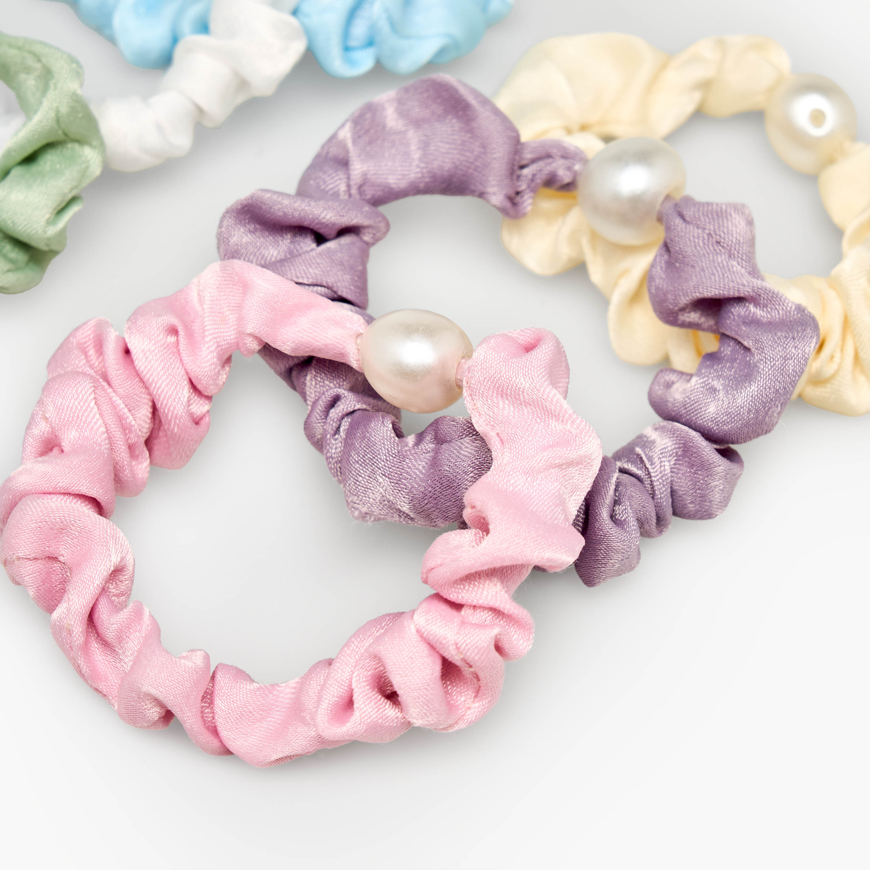 طقم سكرانشي للشعر - 6 قطع-women-hairaccessories-scrunchies-image-4