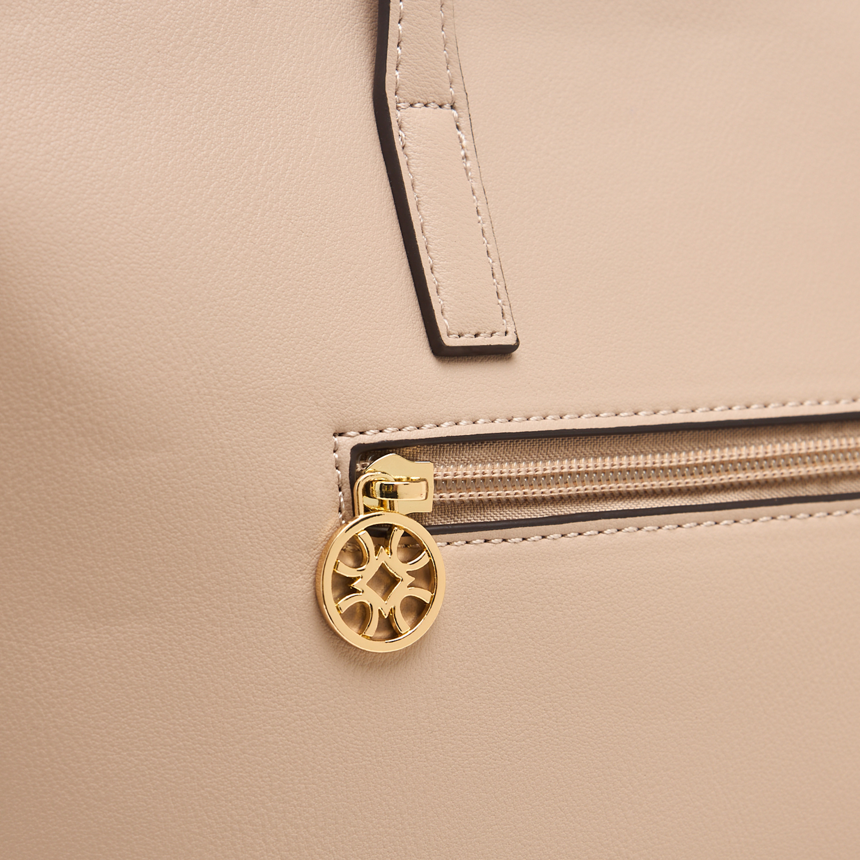 شنطة توت بقوالب ملونة وسحاب إغلاق من ساشا-women-bagsandwallets-handbags-image-5