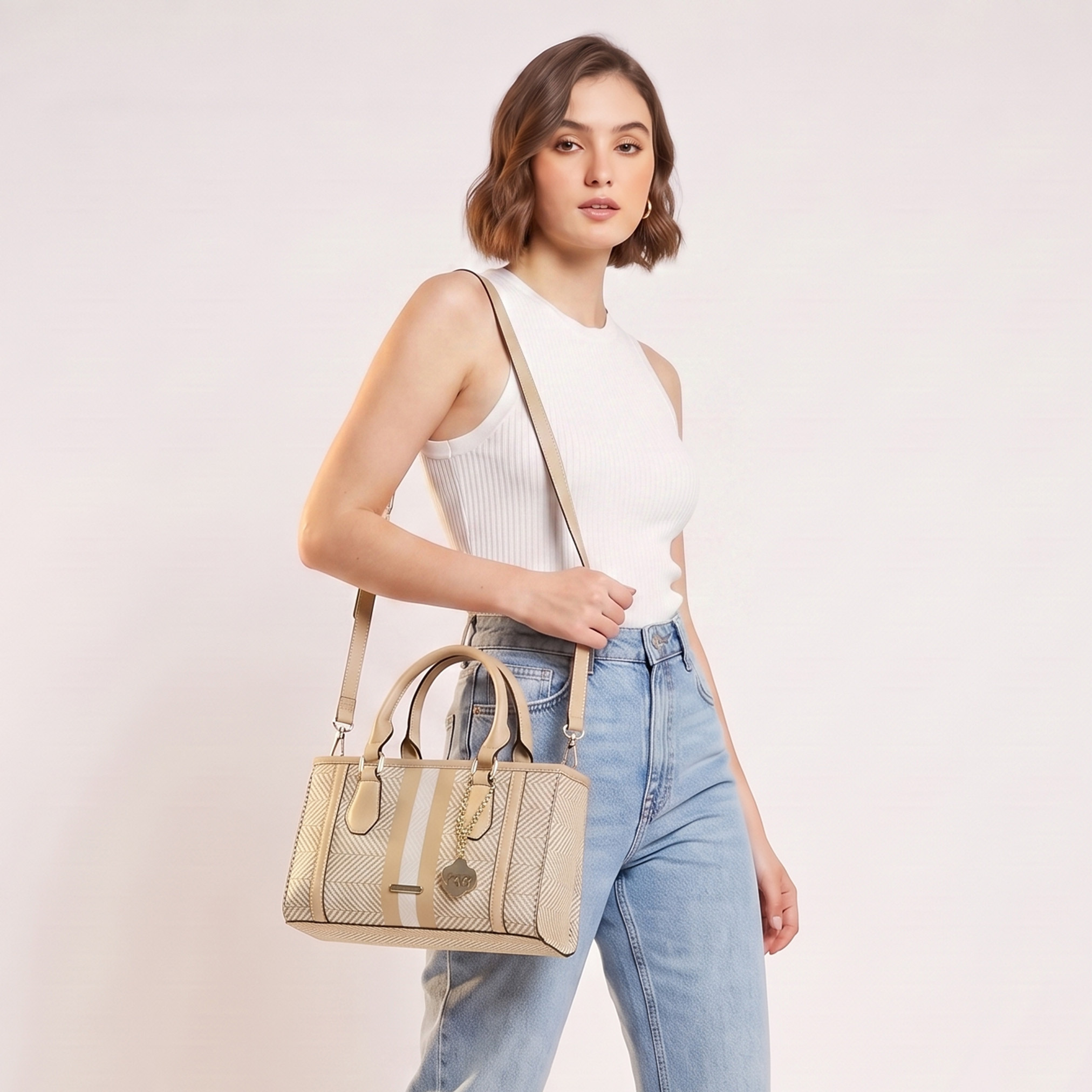 شنطة توتي بارزة الملمس بحزام قابل للفصل من ساشا-women-bagsandwallets-handbags-image-2