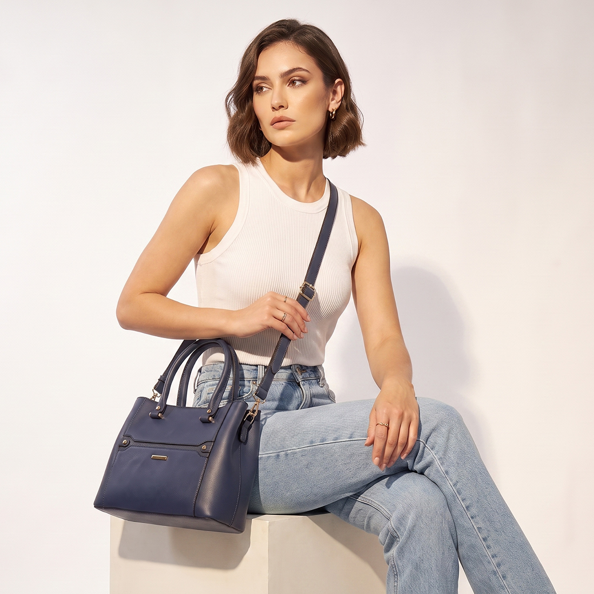 شنطة توتي سادة بحزام قابل للفصل من ساشا-women-bagsandwallets-handbags-image-2