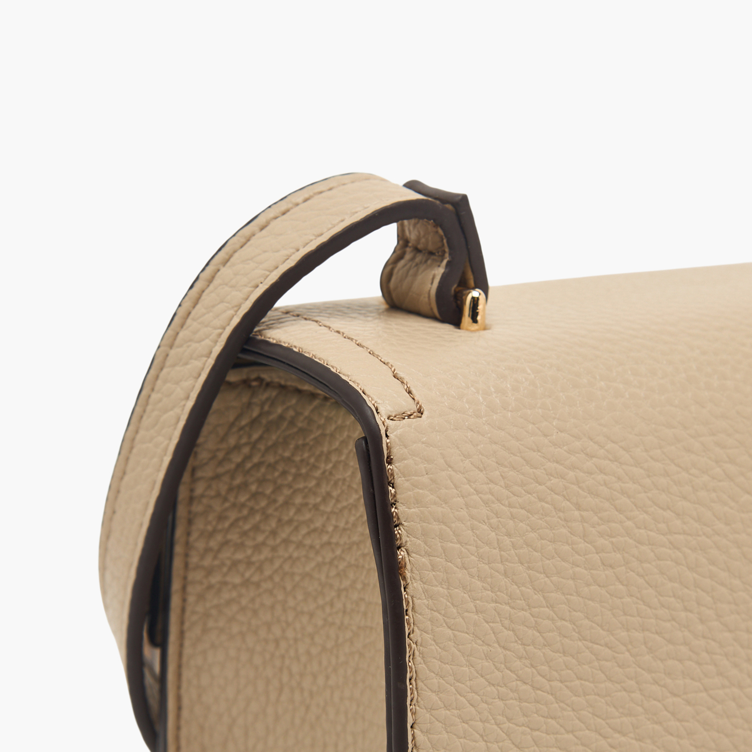 شنطة كروس بودي بارزة الملمس بحزام قابل للتعديل من ساشا-women-bagsandwallets-handbags-image-5