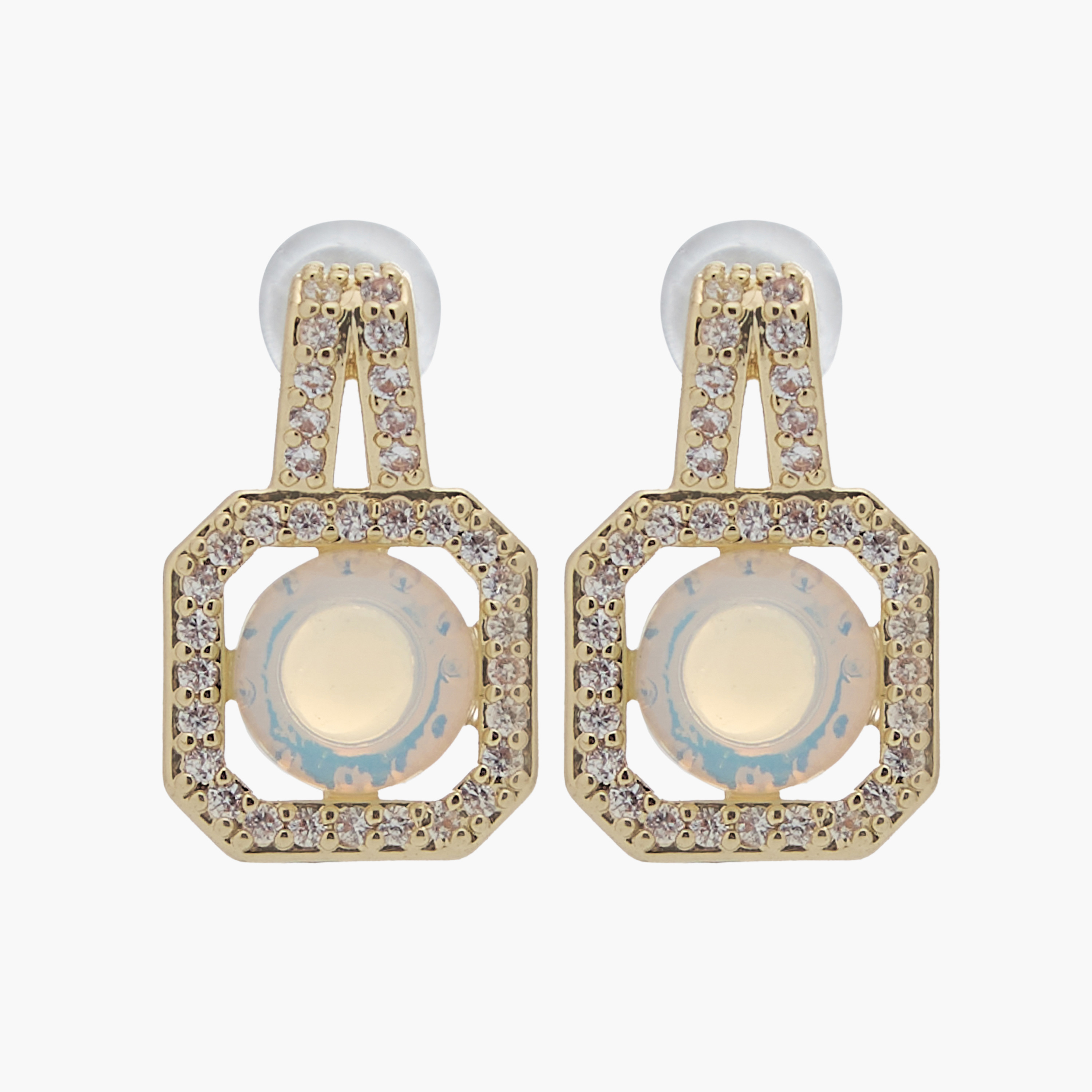 حلق مزين بلون ذهبي ومكبس إغلاق خلفي-women-watchesandjewellery-jewellery-earrings-image-1