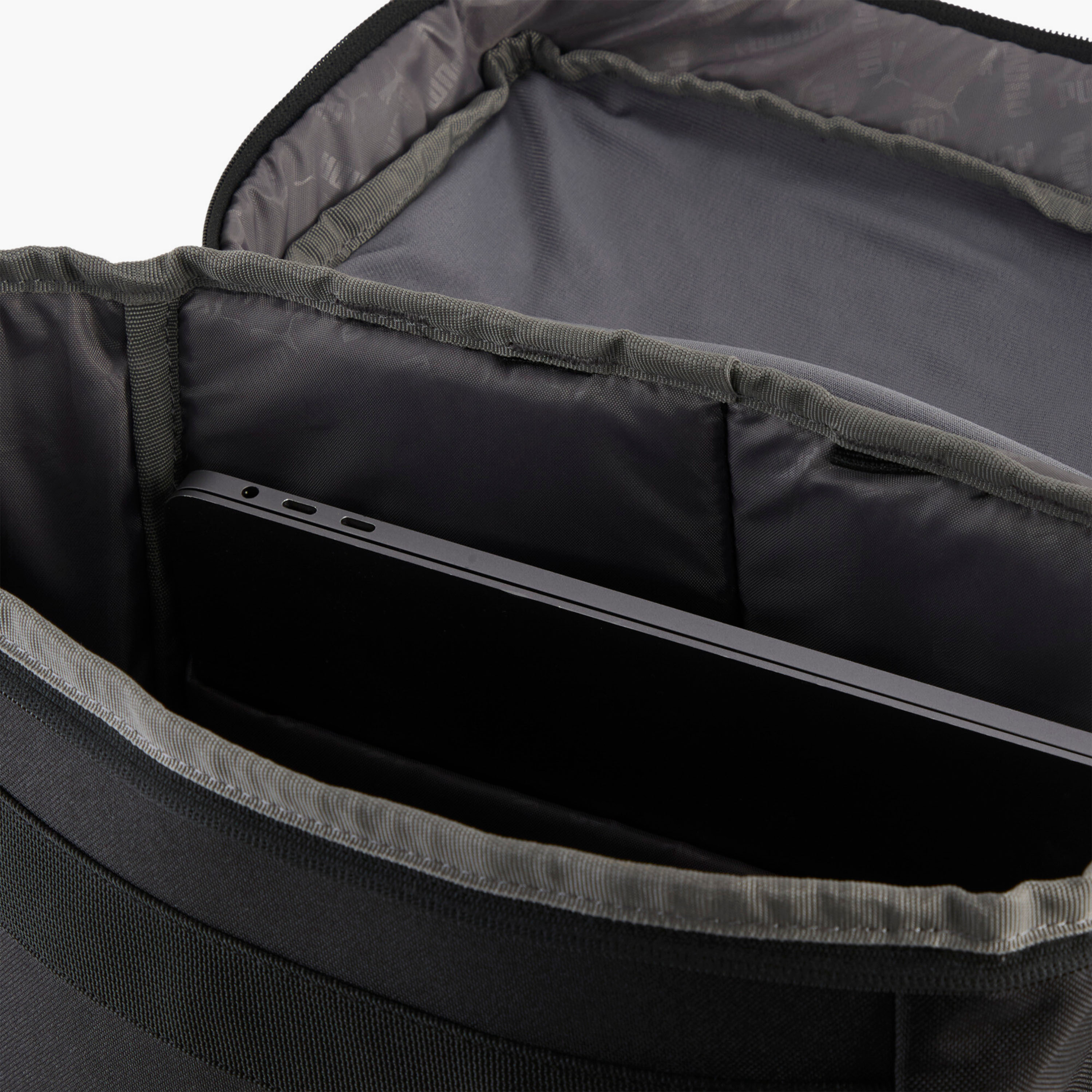 شنطة ظهر بقسم للابتوب ونقوش شعار للأطفال من 8-13 سنة من بوما-school-bagsandbackpacks-backpacks-image-1