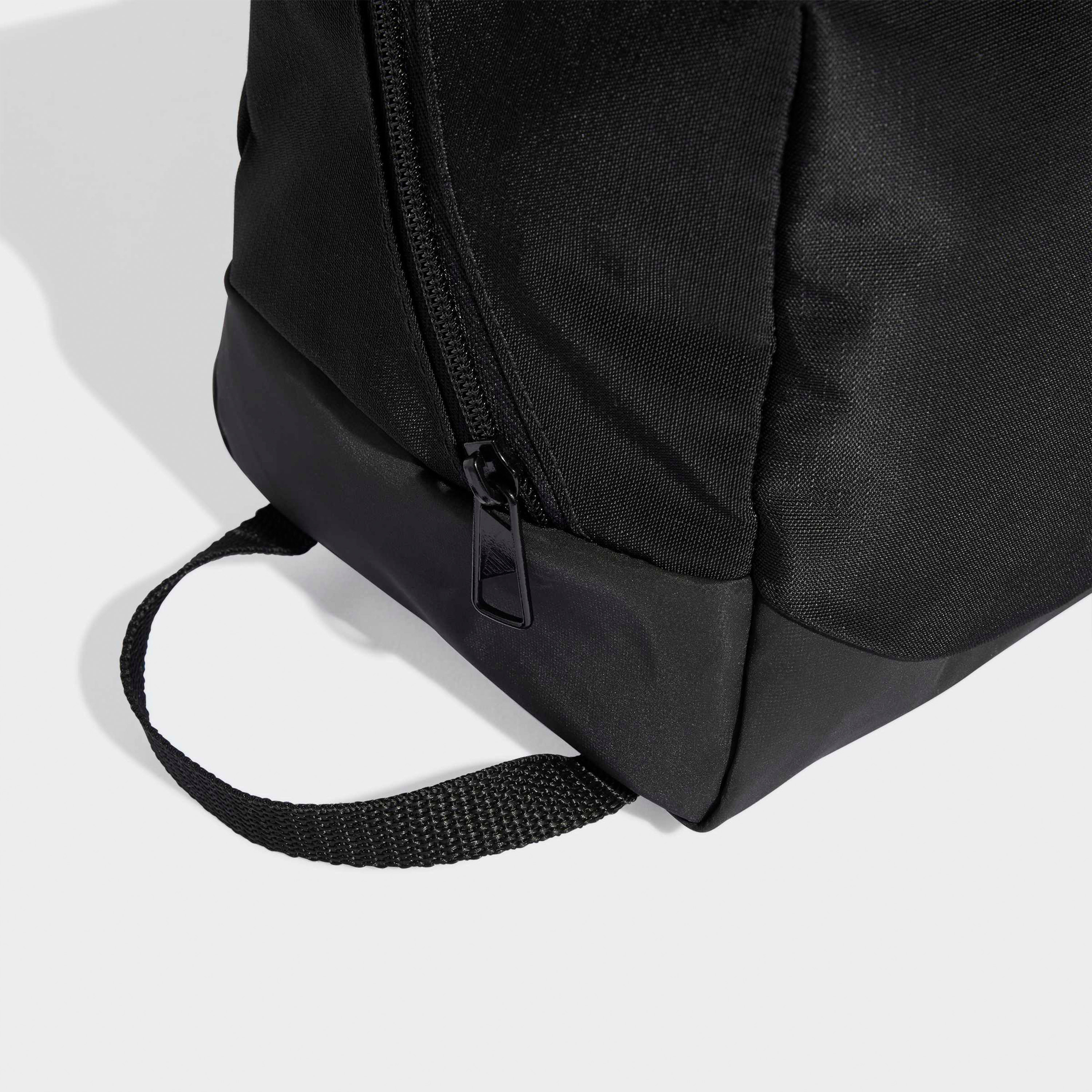 شنطة أحذية ترينينج ديفندر من أديداس-travel-accessories-image-6