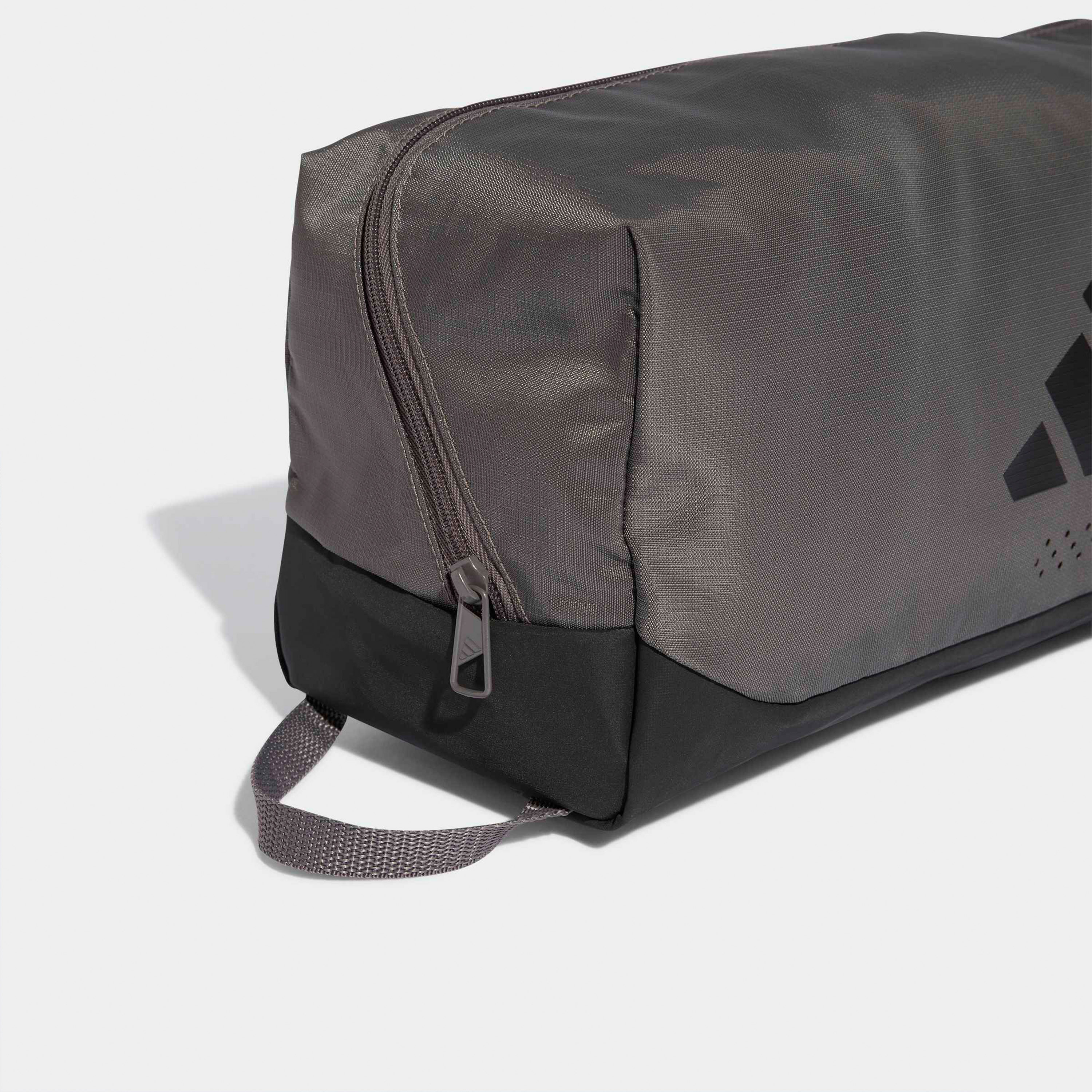 شنطة حذاء تريننج ديفيندر بسحاب إغلاق من أديداس-travel-accessories-image-4