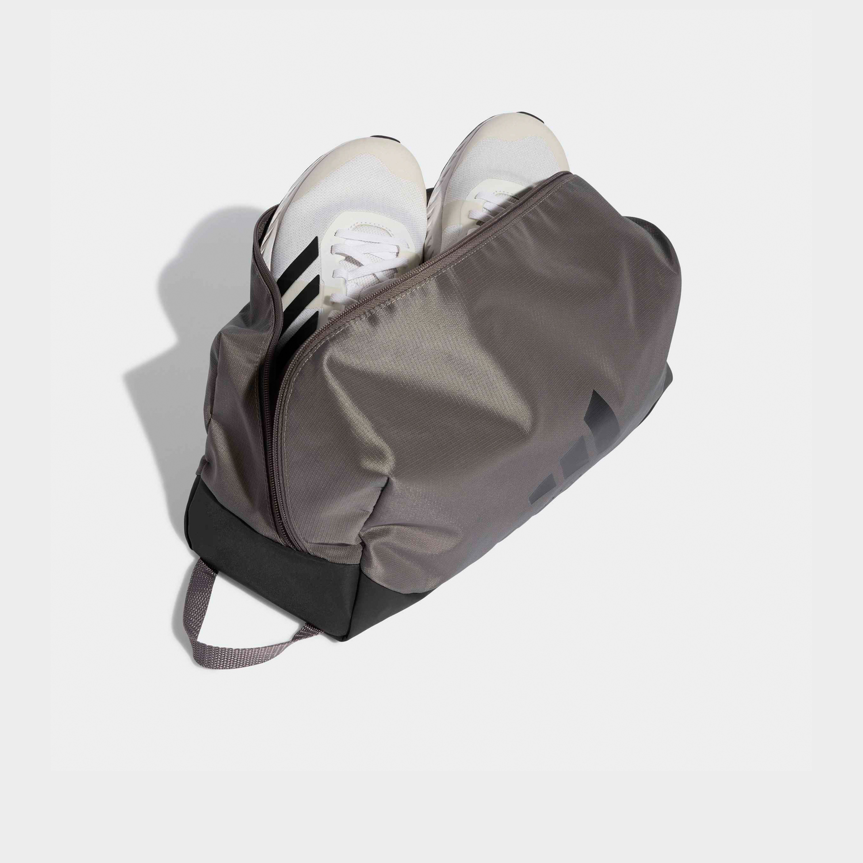 شنطة حذاء تريننج ديفيندر بسحاب إغلاق من أديداس-travel-accessories-image-5