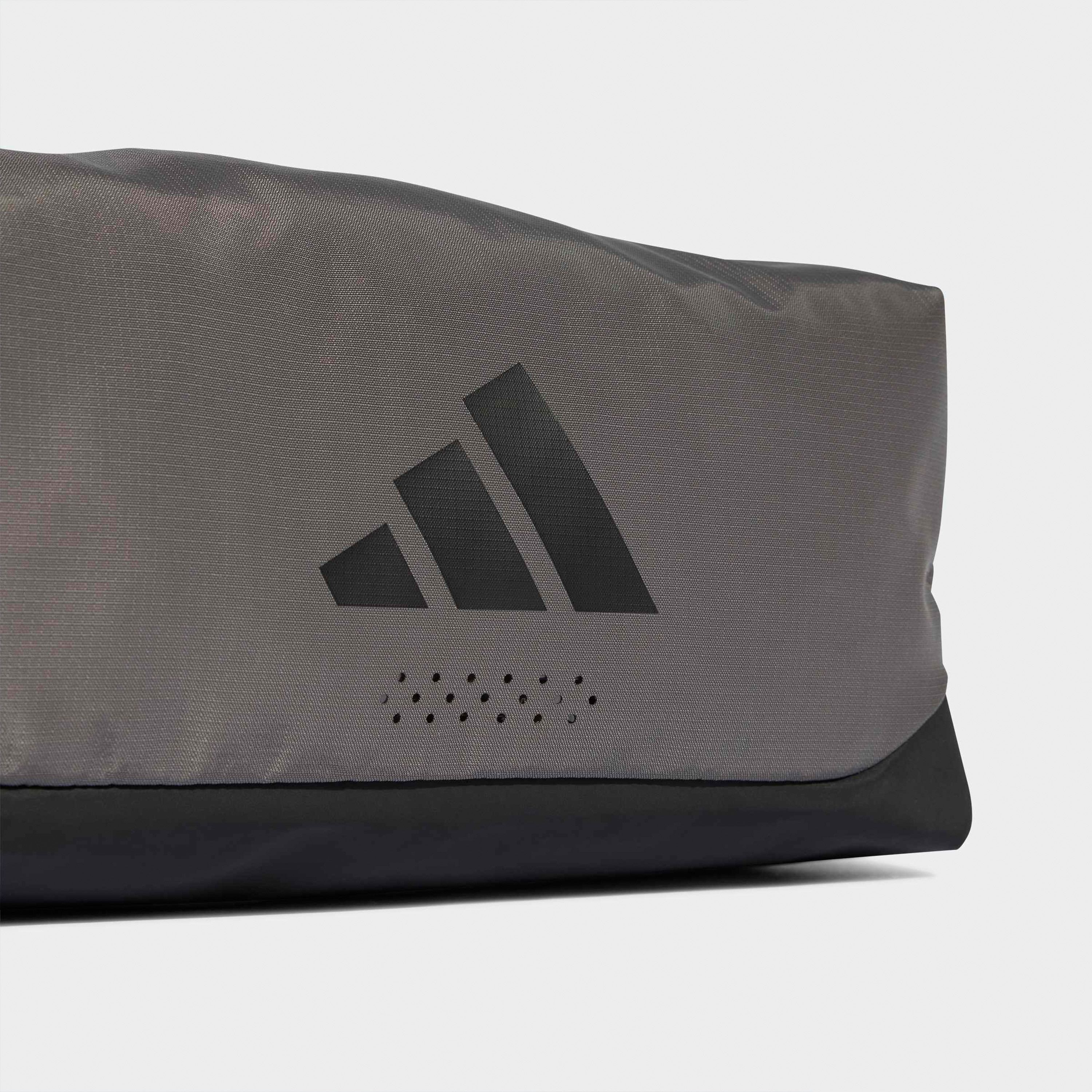 شنطة حذاء تريننج ديفيندر بسحاب إغلاق من أديداس-travel-accessories-image-6