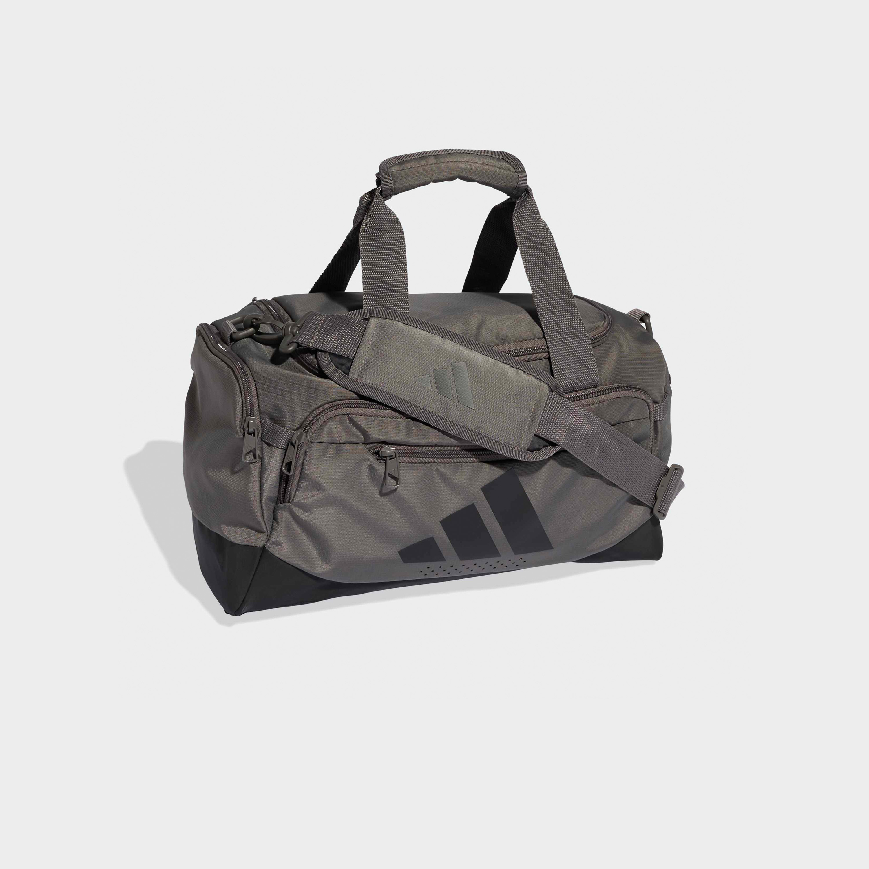 شنطة دافل بحزام قابل للتعديل وطبعات شعار من أديداس-travel-luggagesandbags-dufflebags-image-4